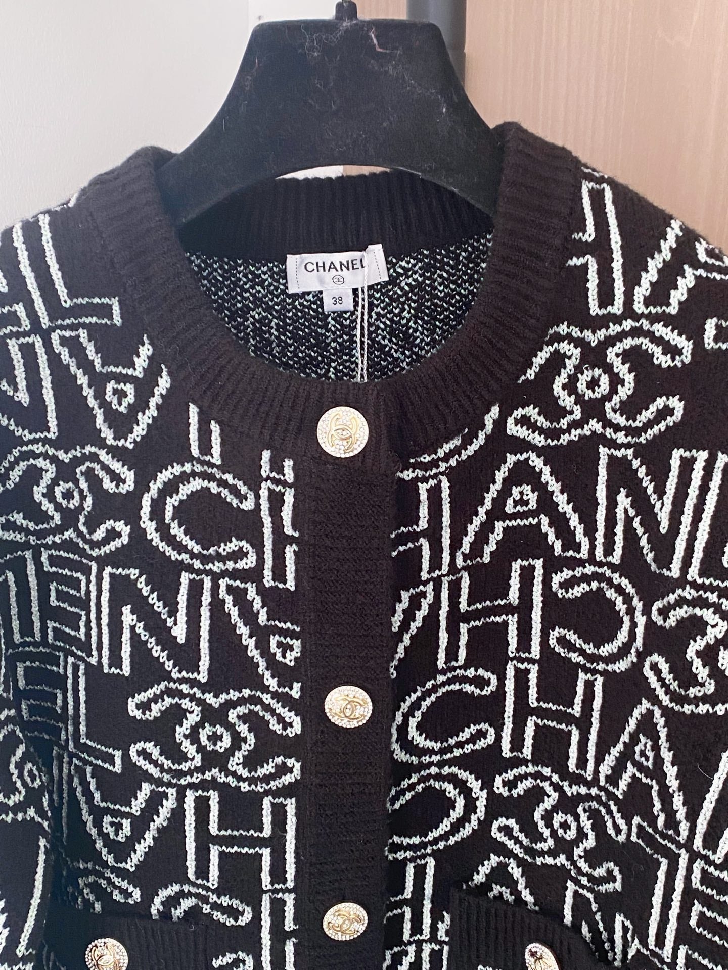 Chanel 2025 Cardigan Brown mix White Cashmere 88260