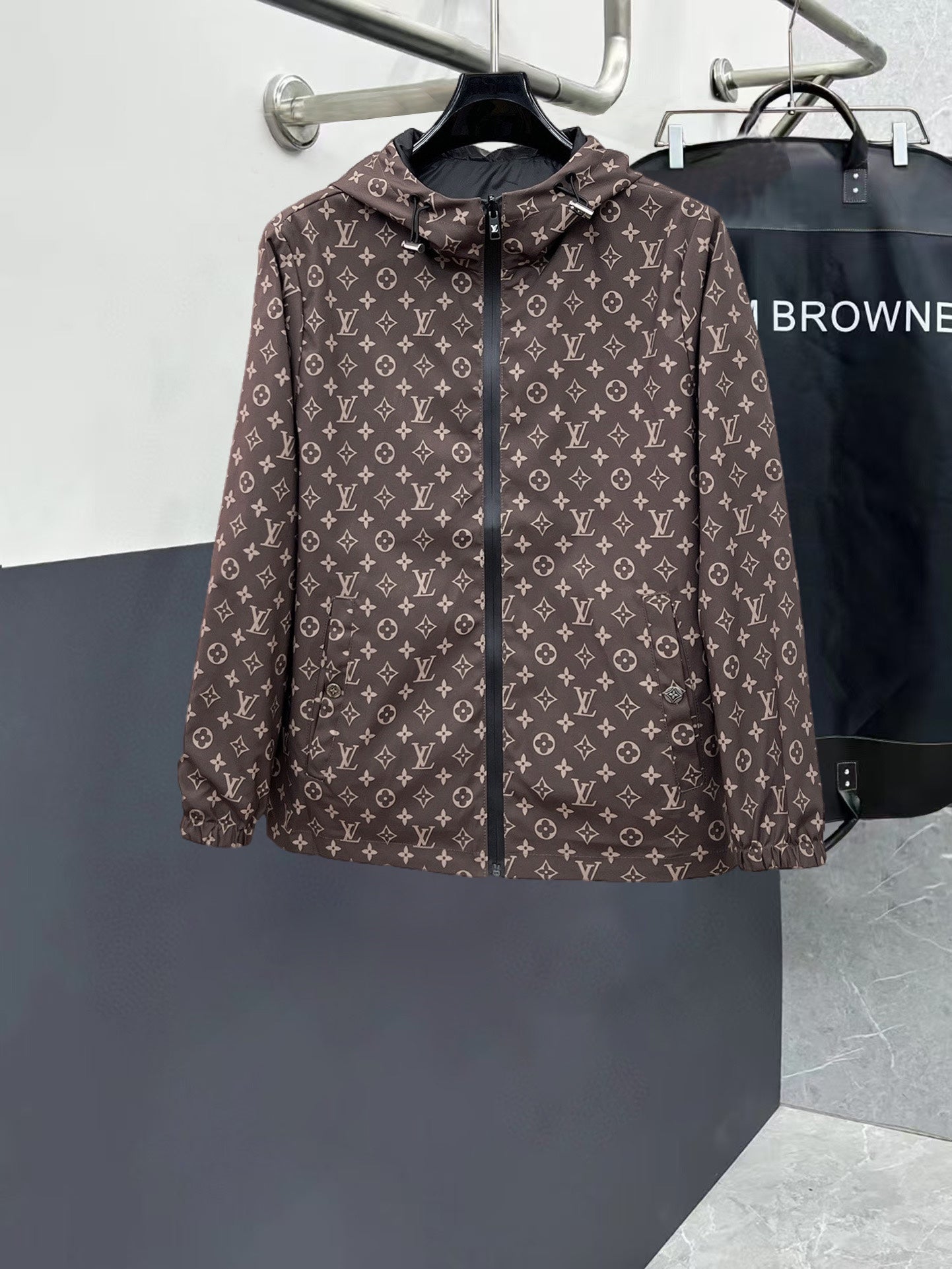 LV DOUBLE-SIDED JACKET BLACK AND BROWN 239023