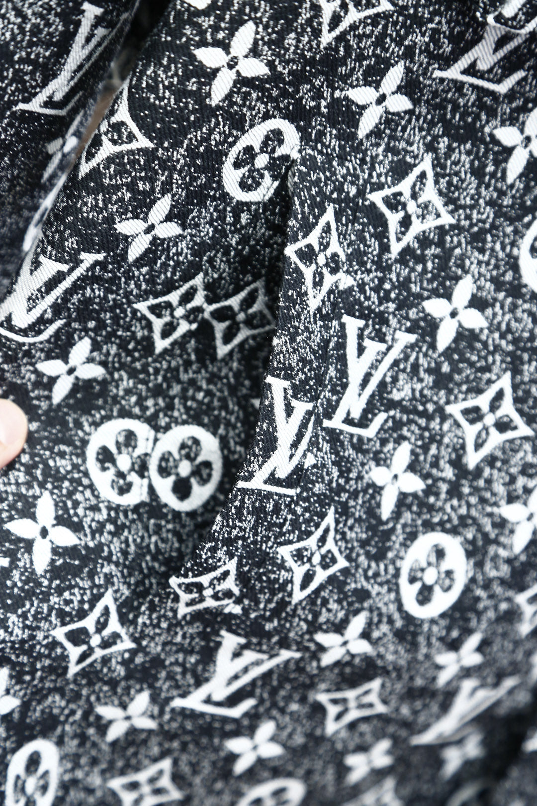 LV SHIRT JACKET IN BLACK MONOGRAM WASHED DENIM 238941