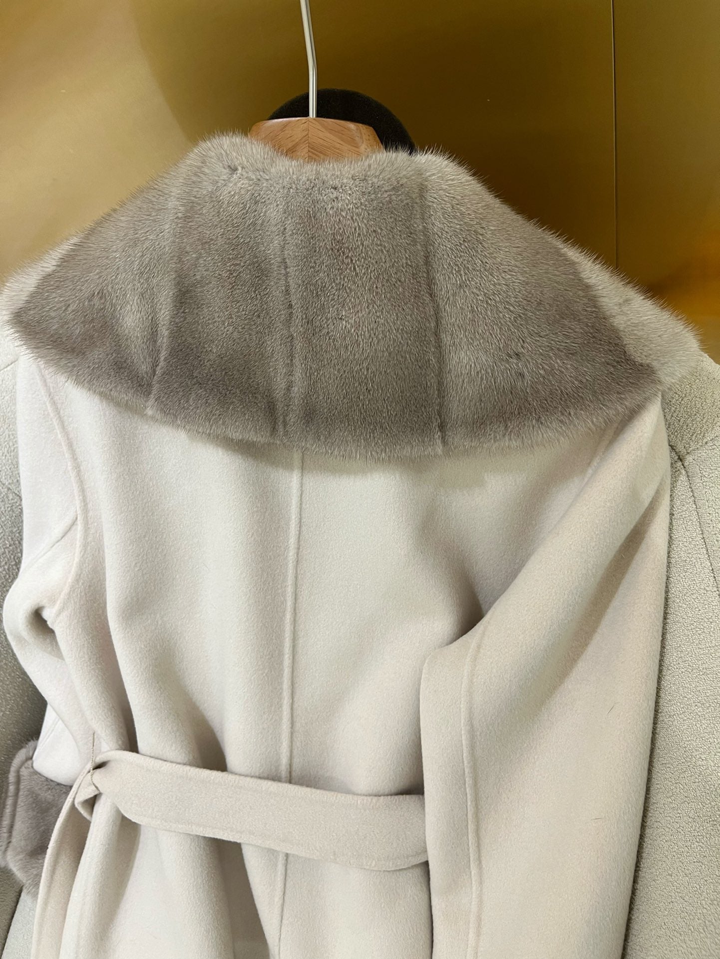 LP 25 Deep V-neck Long Coat Beige Cashmere Fur 303962