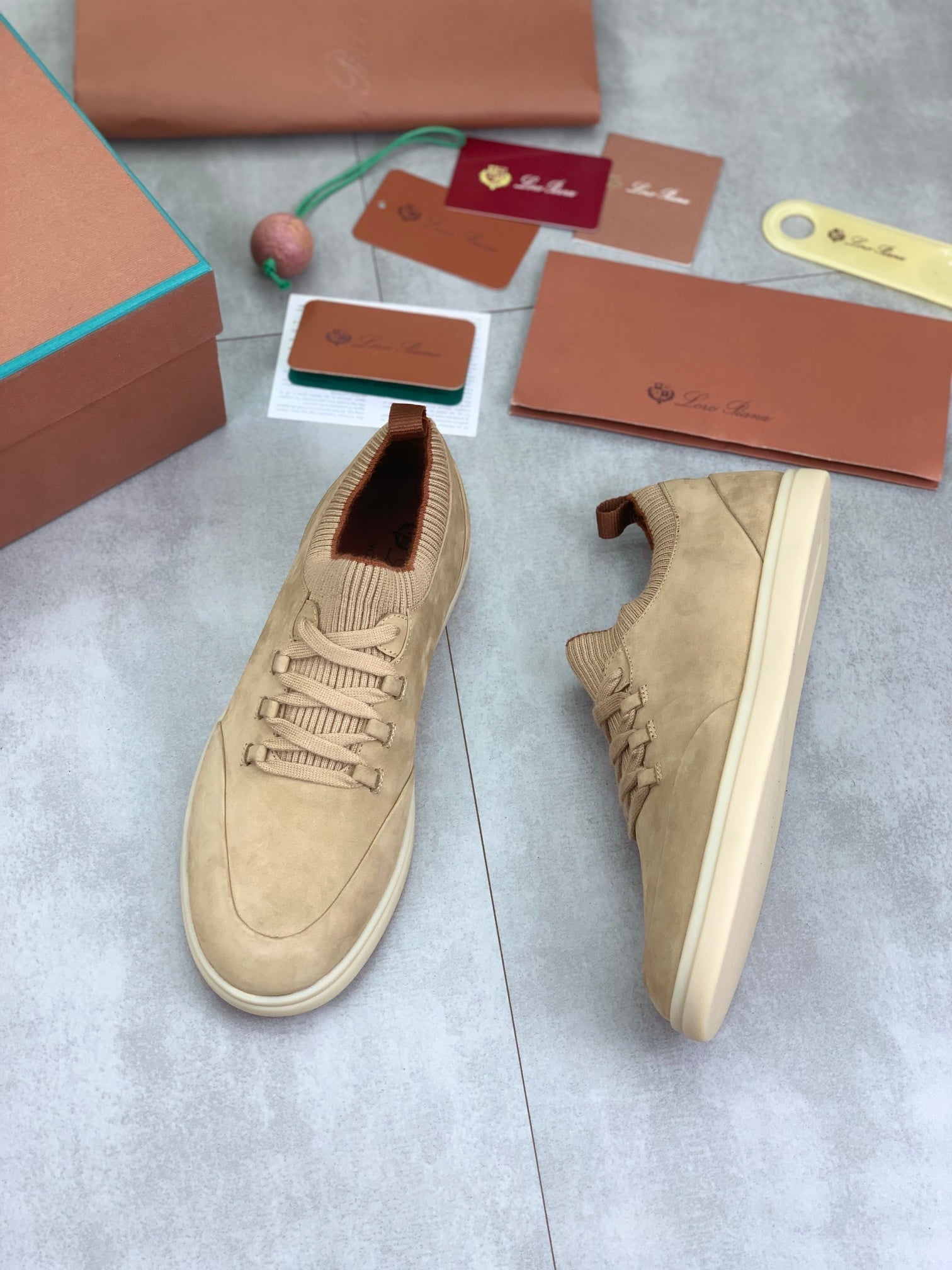 LP SOHO WALK TRAINERS IN WALNUT SUEDE