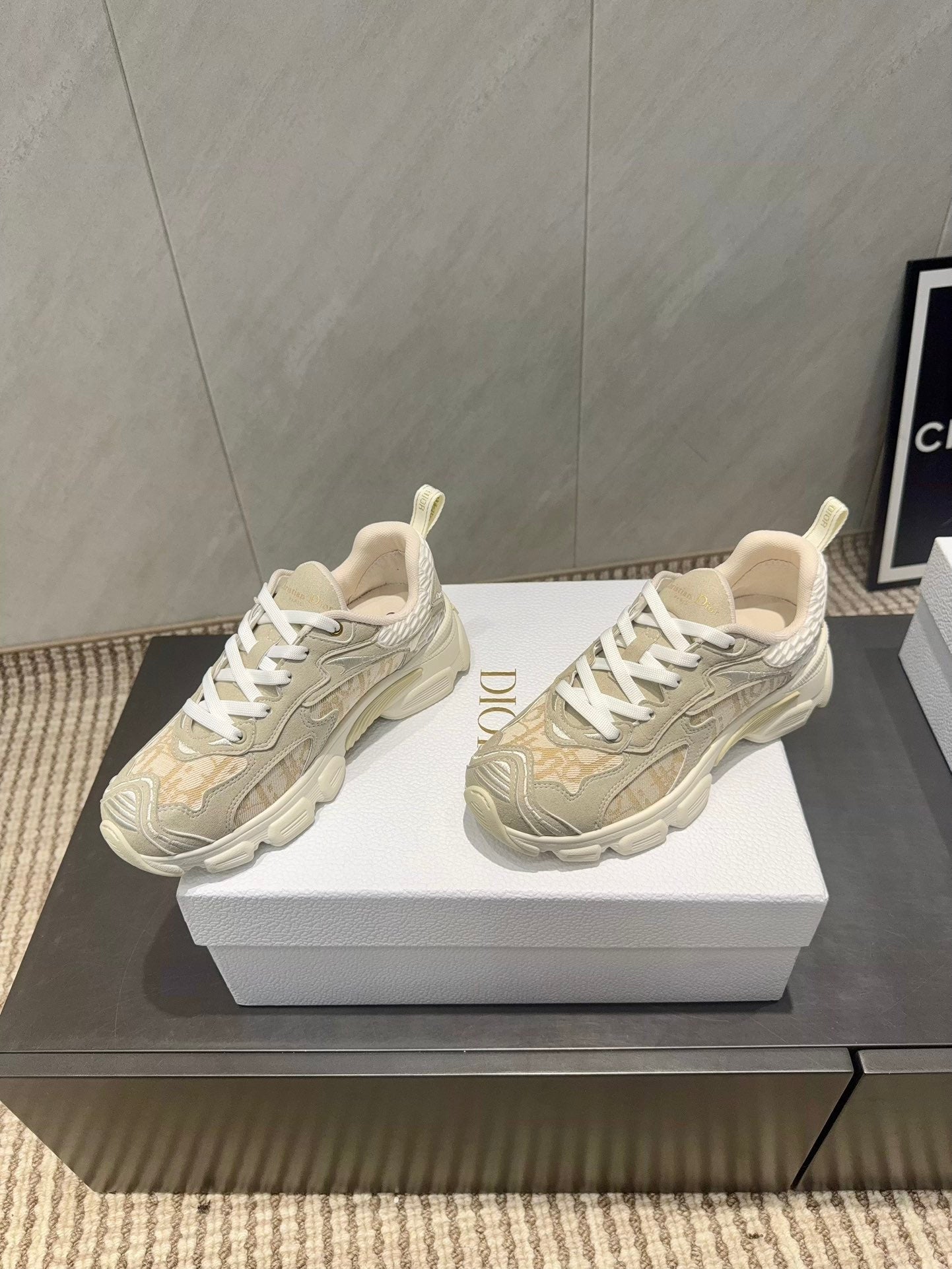 CD platform casual sneaker cream suede mesh 539675