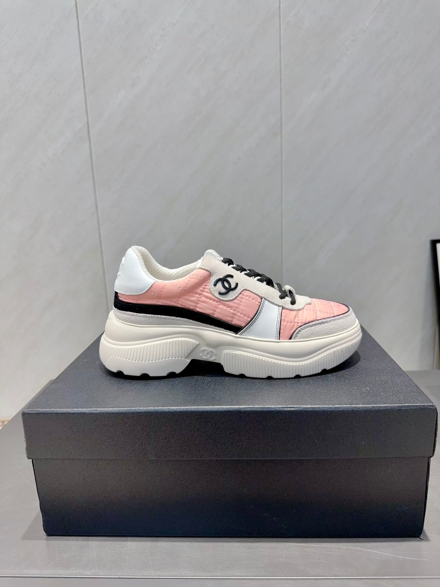 Chanel 25 Sneaker Ivory Pink Suede Fabric 540332