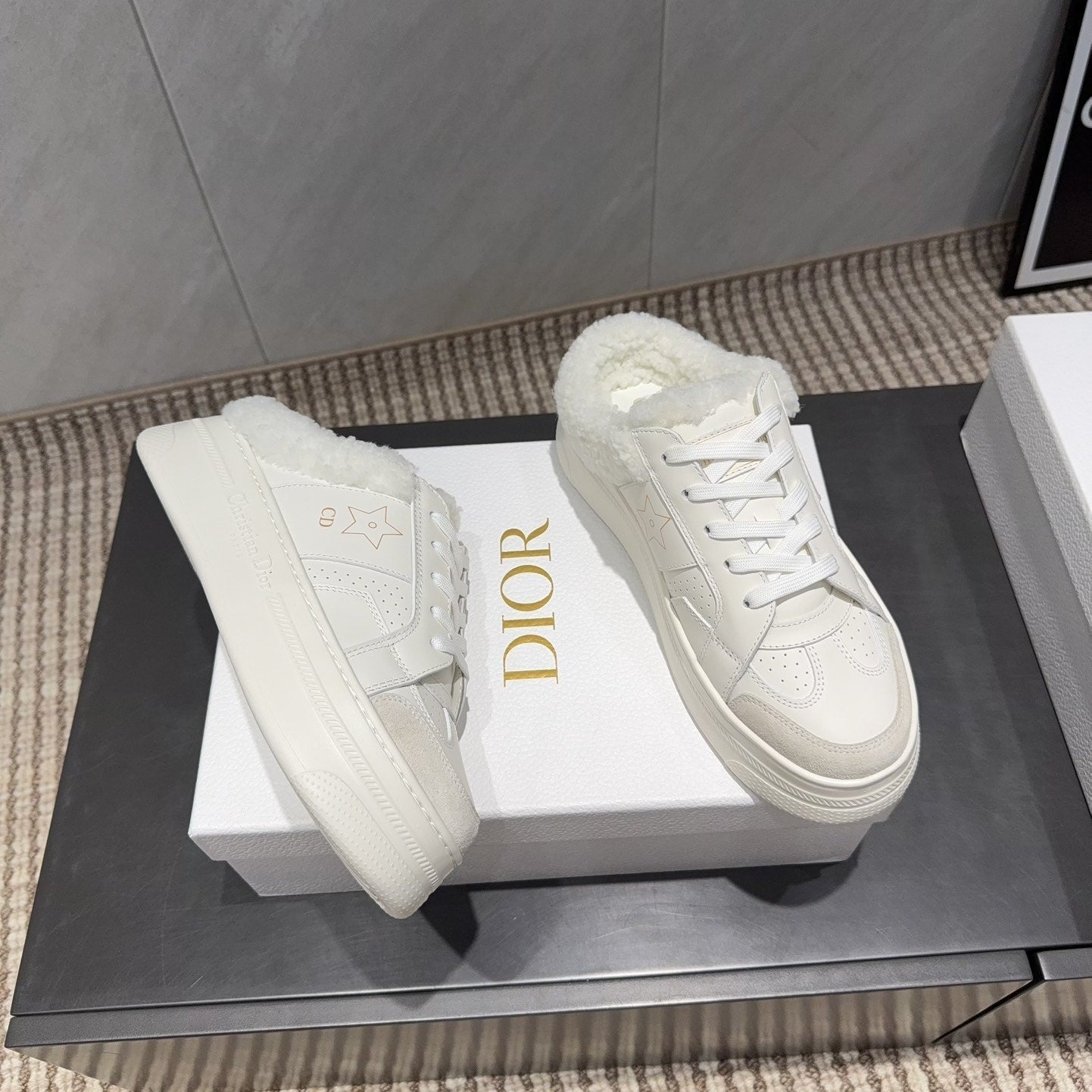 CD Star sneakers white cowhide wool 539687