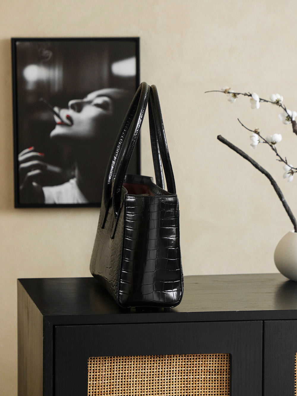 Chanel 25 Crocodile-embossed 40cm Bag Black Cowhide 322959