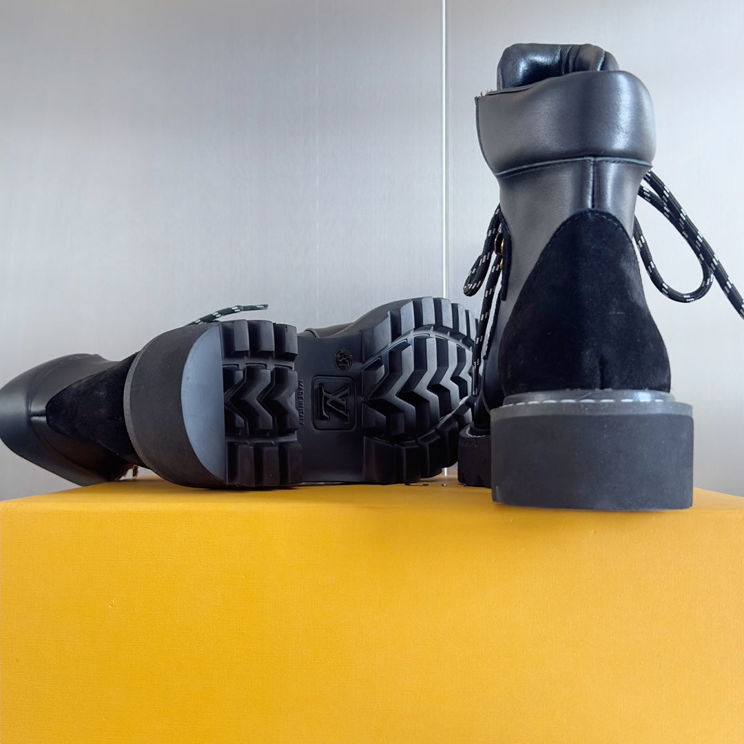 LV Territory Flat Ranger 40mm Black Cowhide