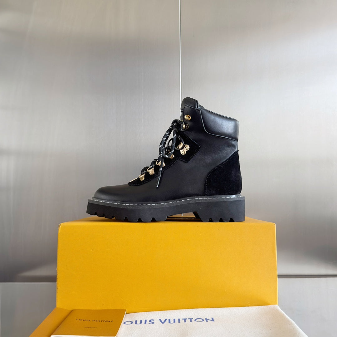 LV Territory Flat Ranger 40mm Black Cowhide