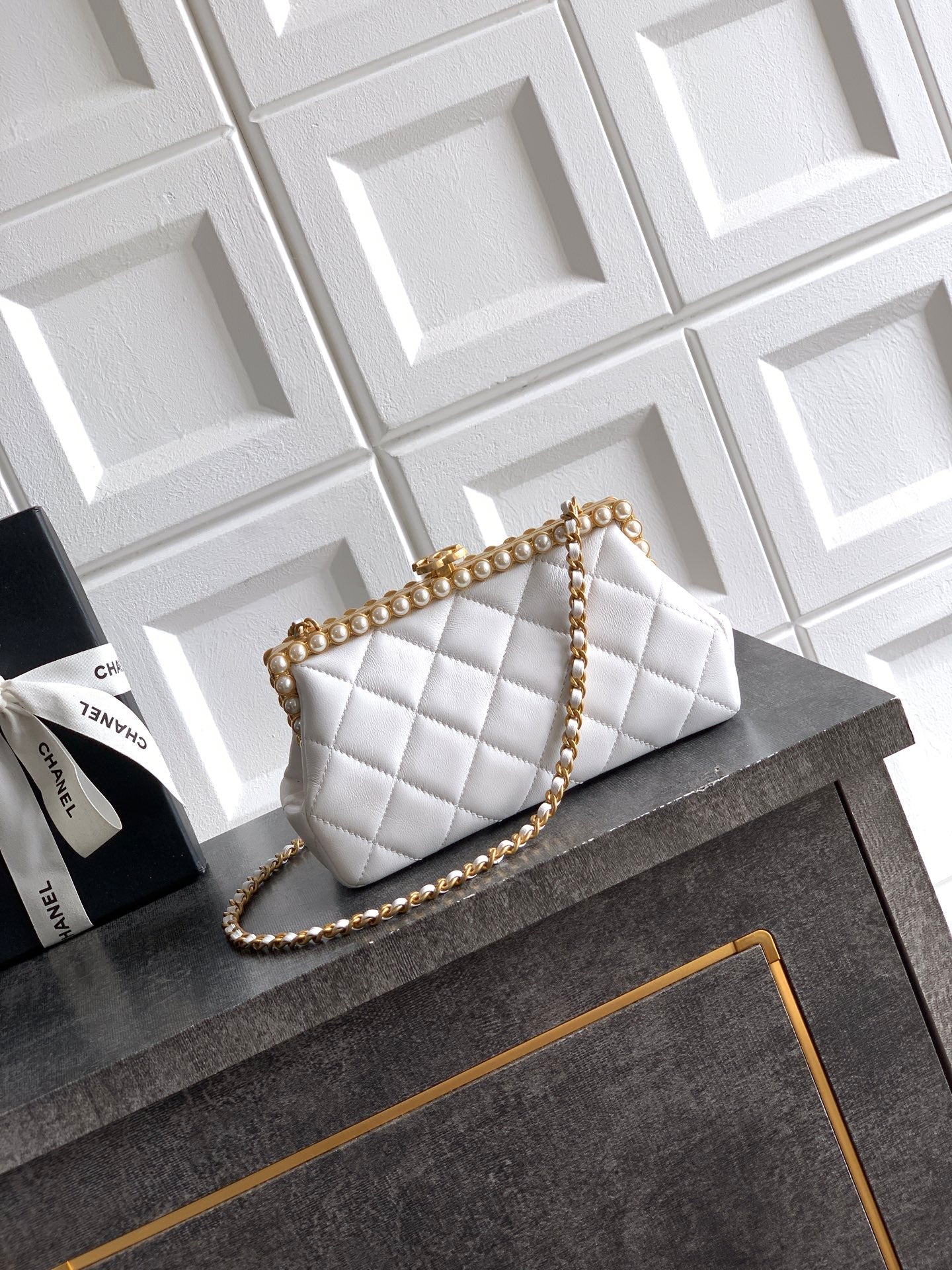 Chanel 2026 Pearl Clutch White Gold Lambskin 321881
