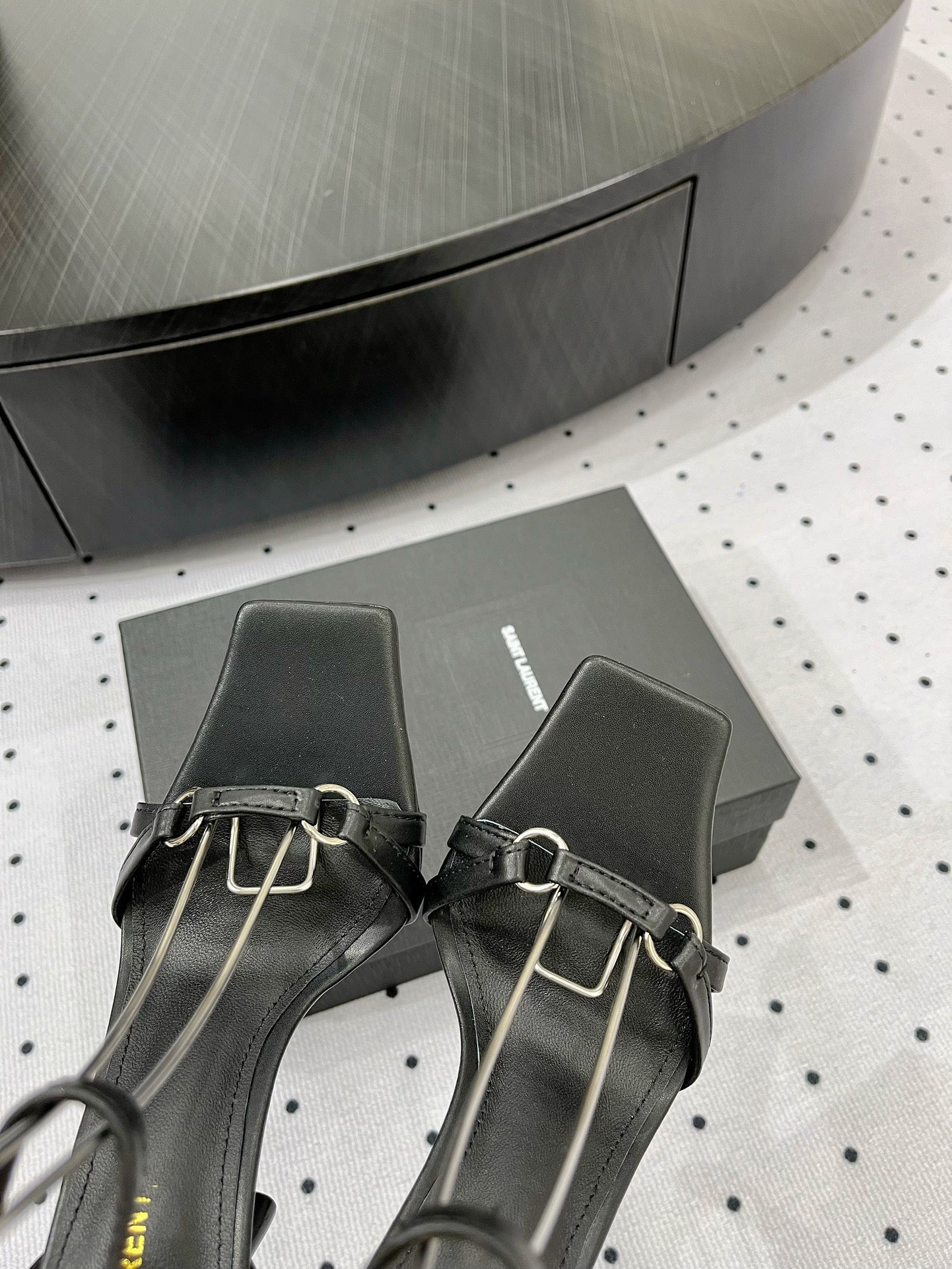 SL ANKLE-BUCKLE HEELED SANDALS BLACK CALFSKIN