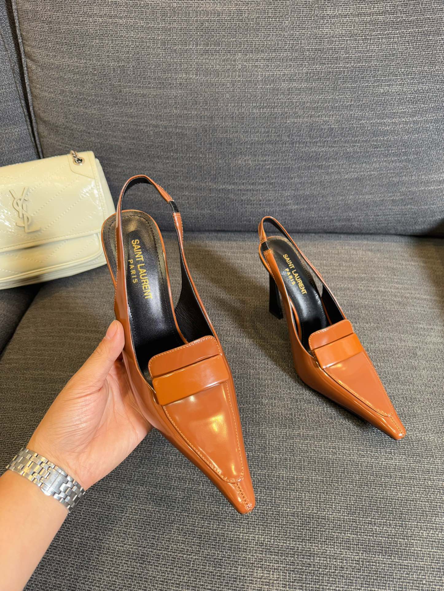 POINTED-TOE SLINGBACK PUMPS IN TANGERINE ORANGE SHINY CALFSKIN