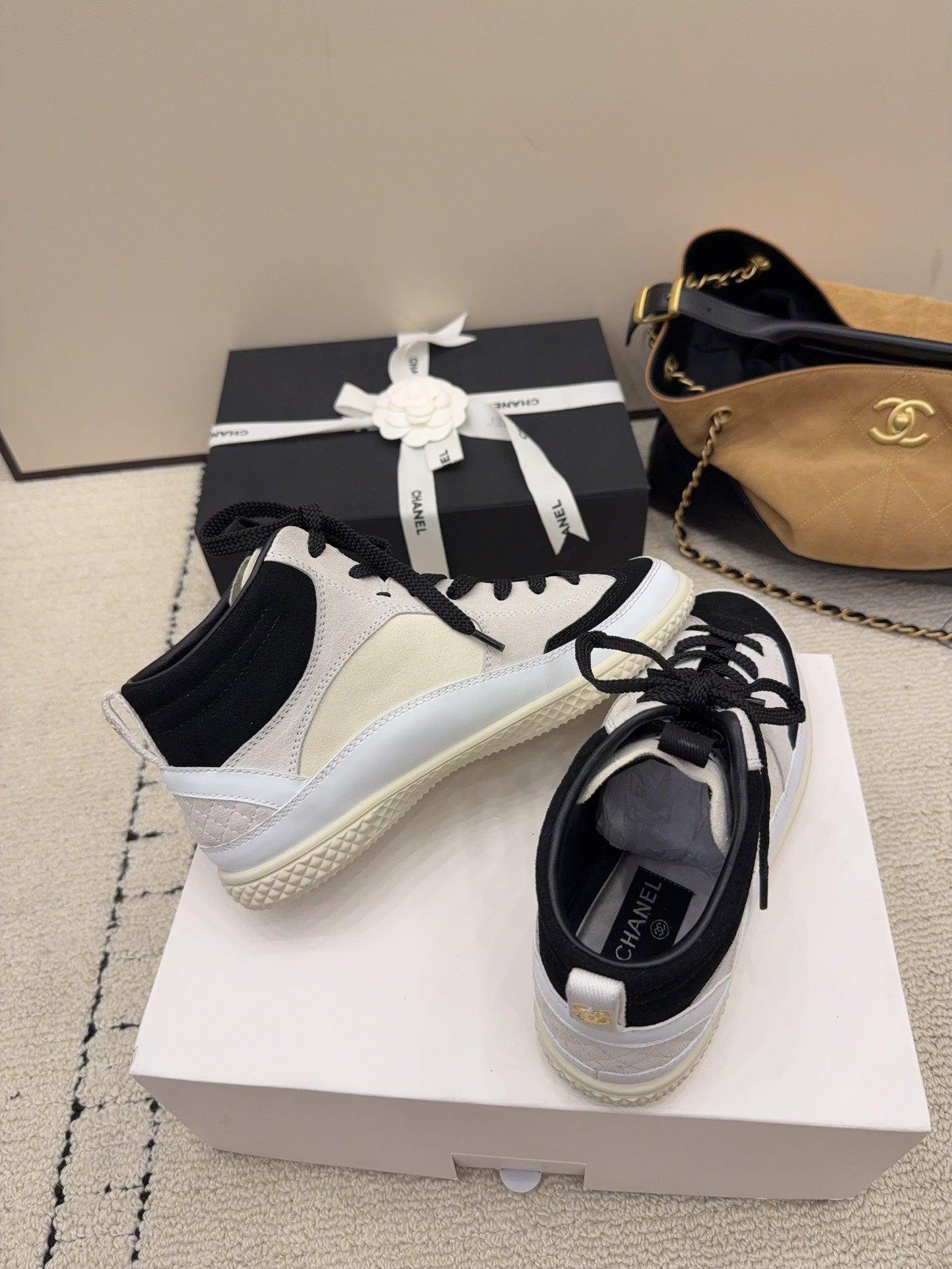 CC 26 High-top Sneaker White mix Black Suede 589099