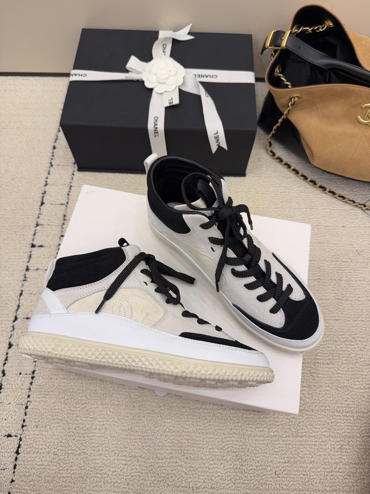 CC 26 High-top Sneaker White mix Black Suede 589099
