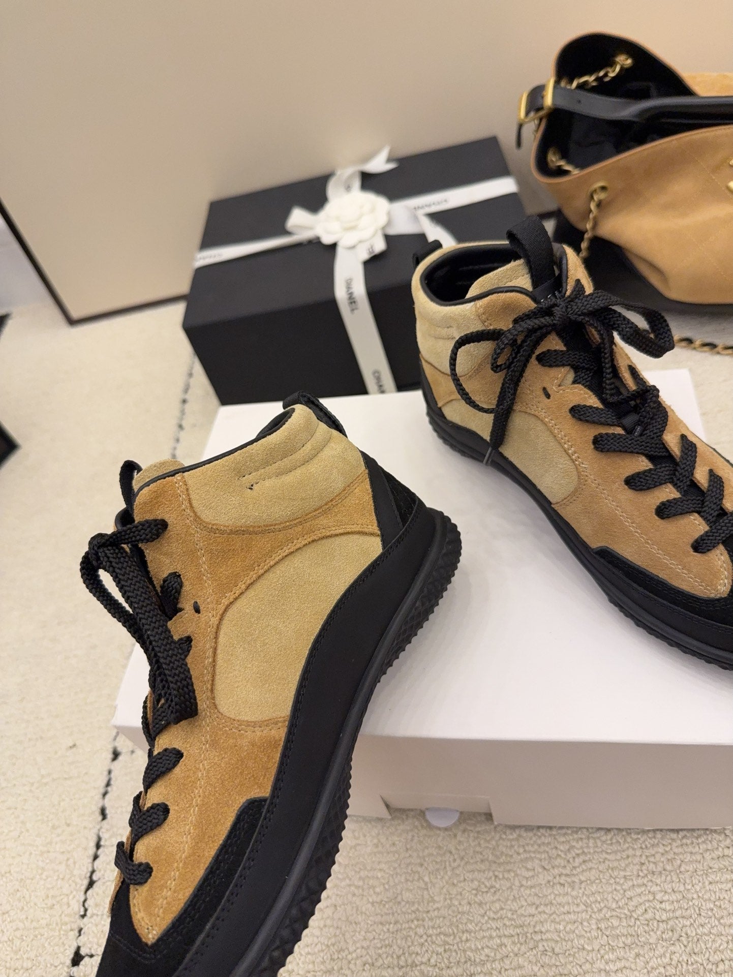 CC 26 High-top Sneaker Beige mix Black Suede 589100