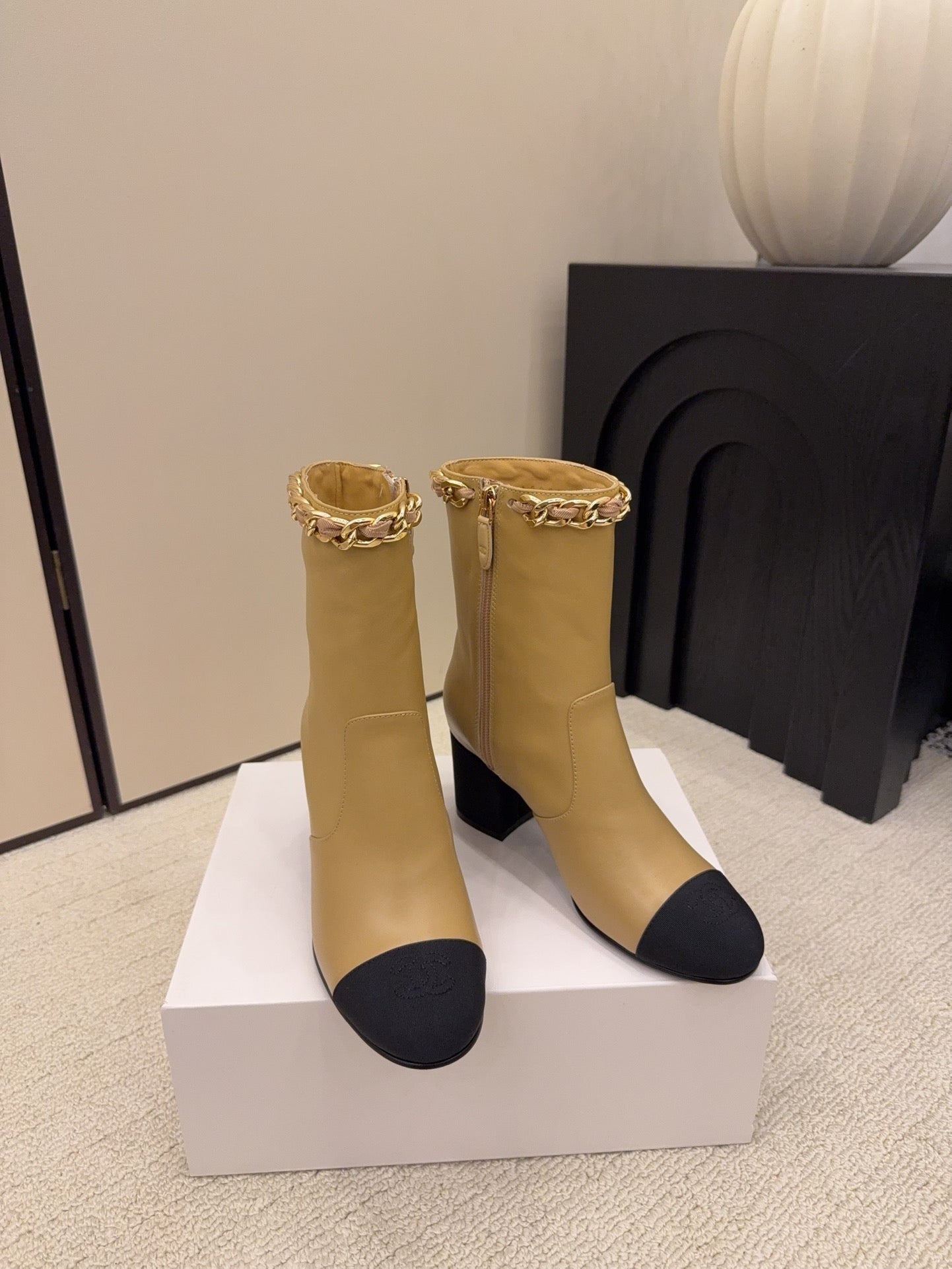 CC 26 Boot With Sock Detail Beige Cream Wool Leather 588841