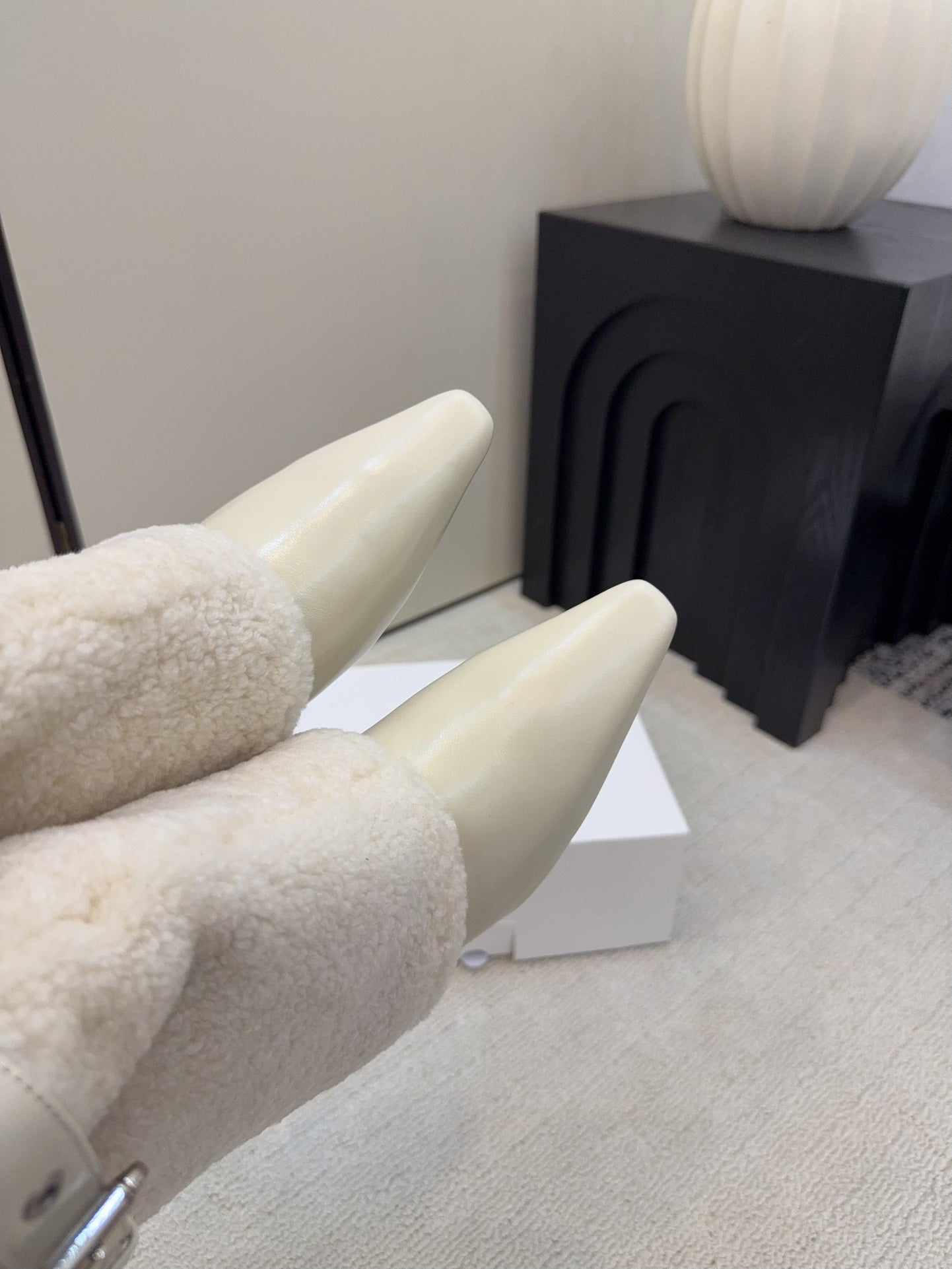 CC 26 Ankle Boot With Buckle Off-white Cowhide Wool 589110