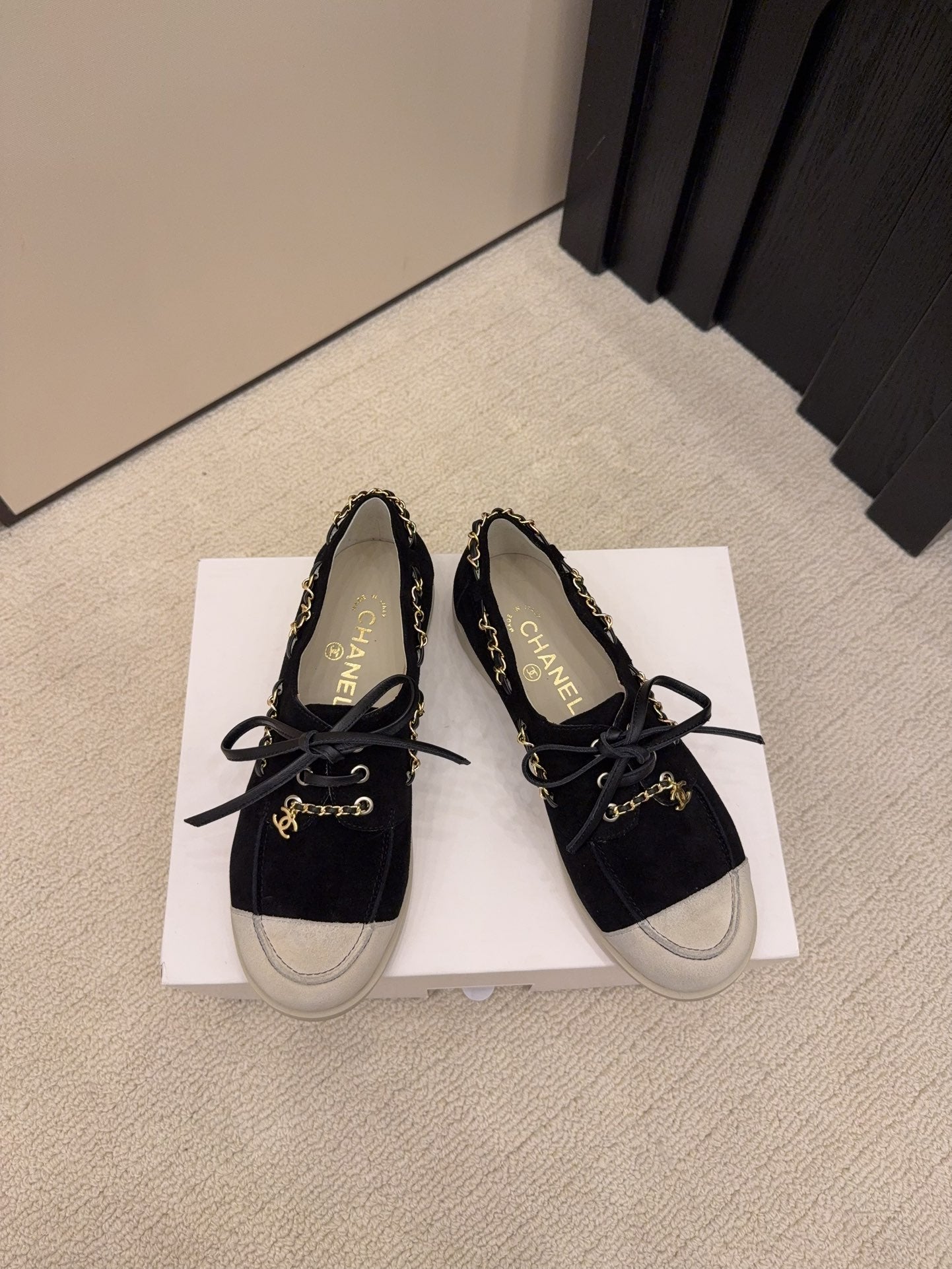 CC 26 Mocassin Loafer Black Suede 588898