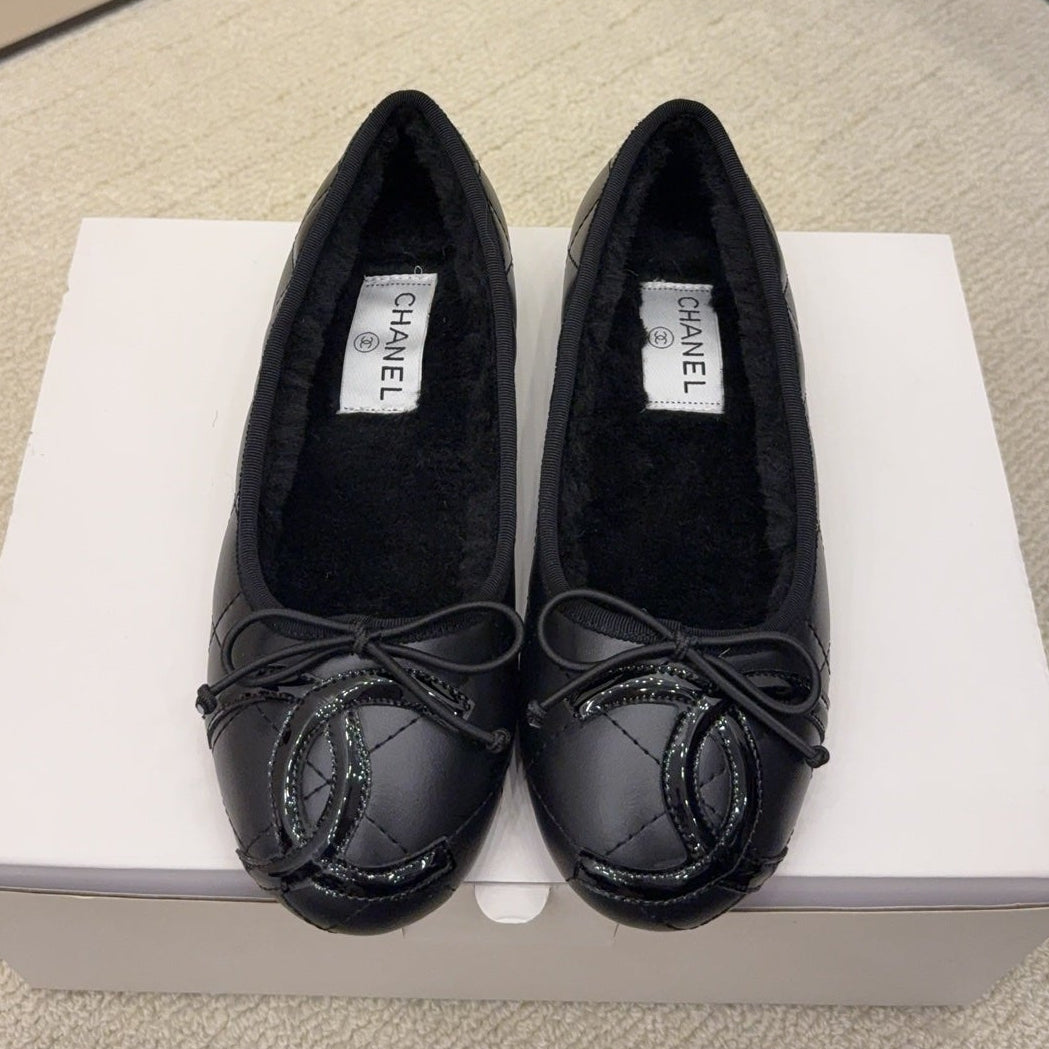 CC 26 Shearling Ballet Flat Black Cowhide Wool 588922