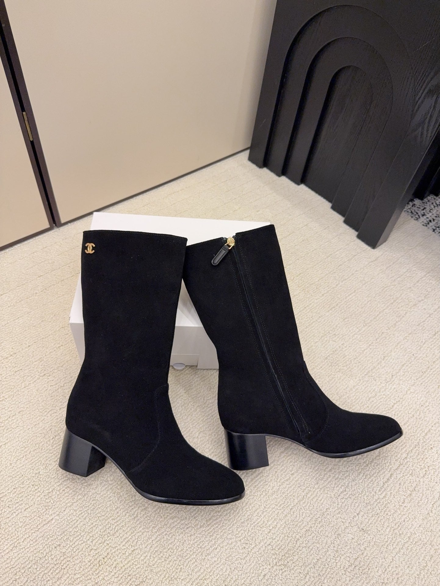 CC 26 Boot Black Suede 588925