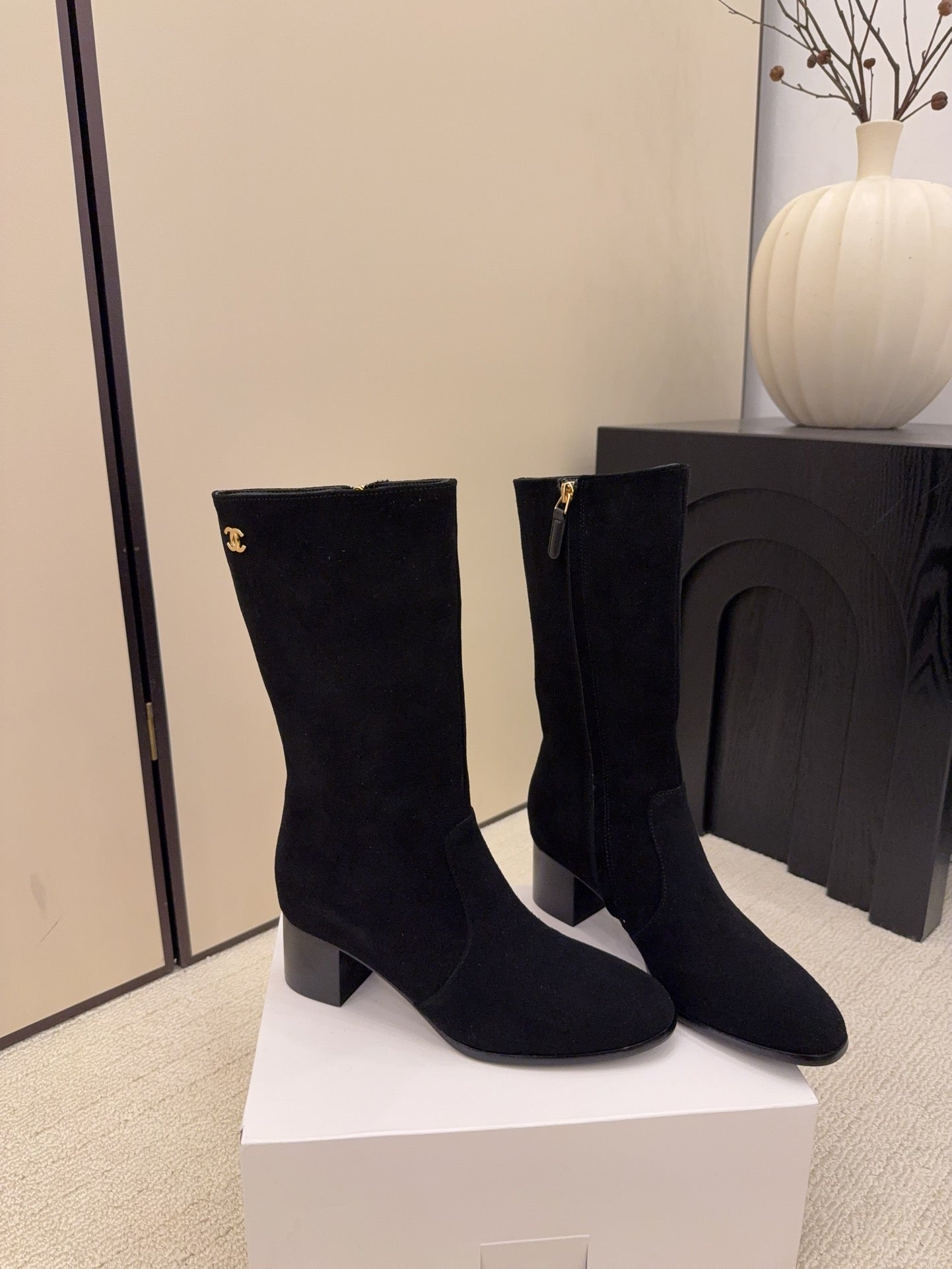 CC 26 Boot Black Suede 588925