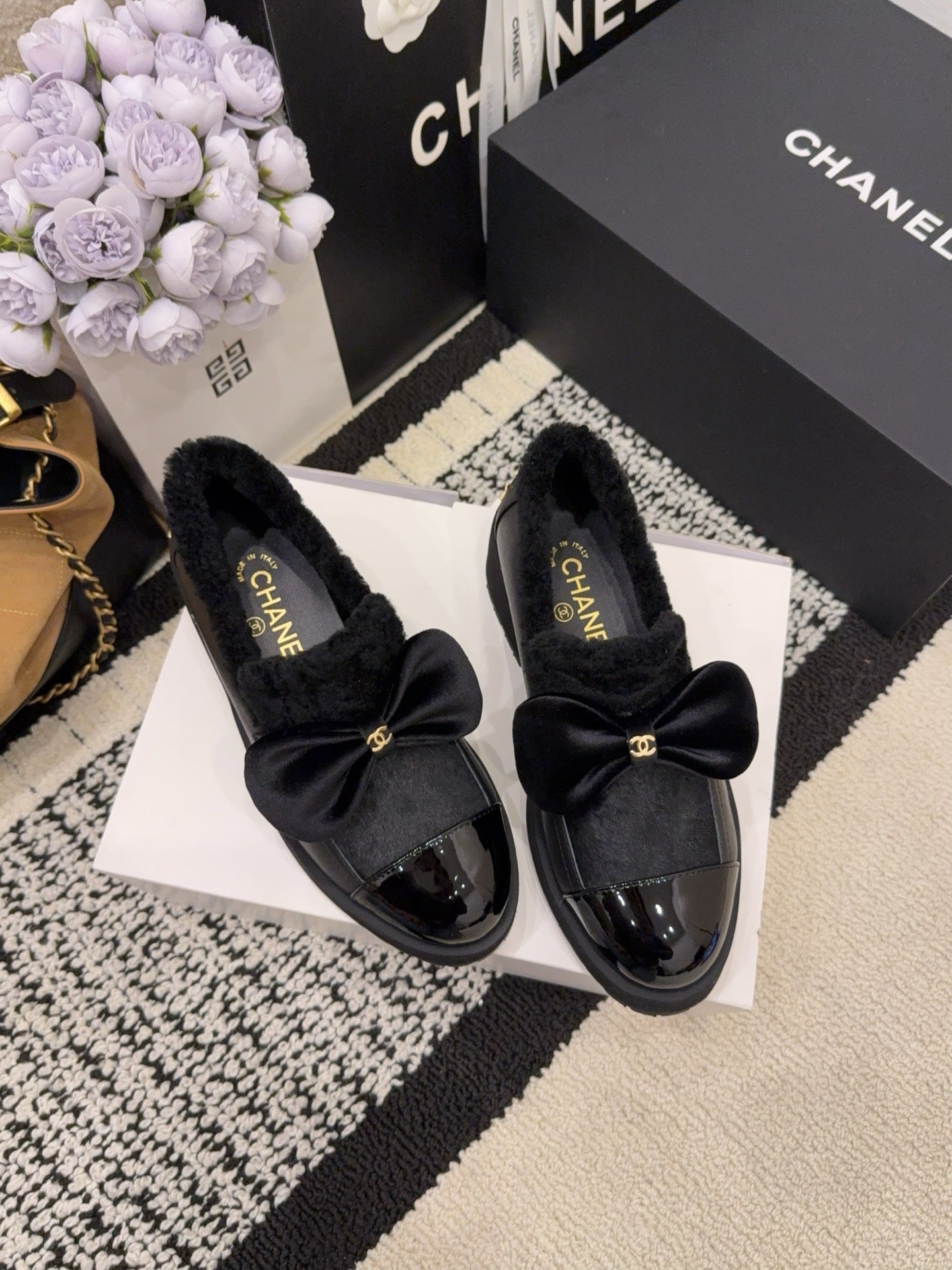 CC 26 Fur-lined Loafer With Bow Black Wool Leather 588823