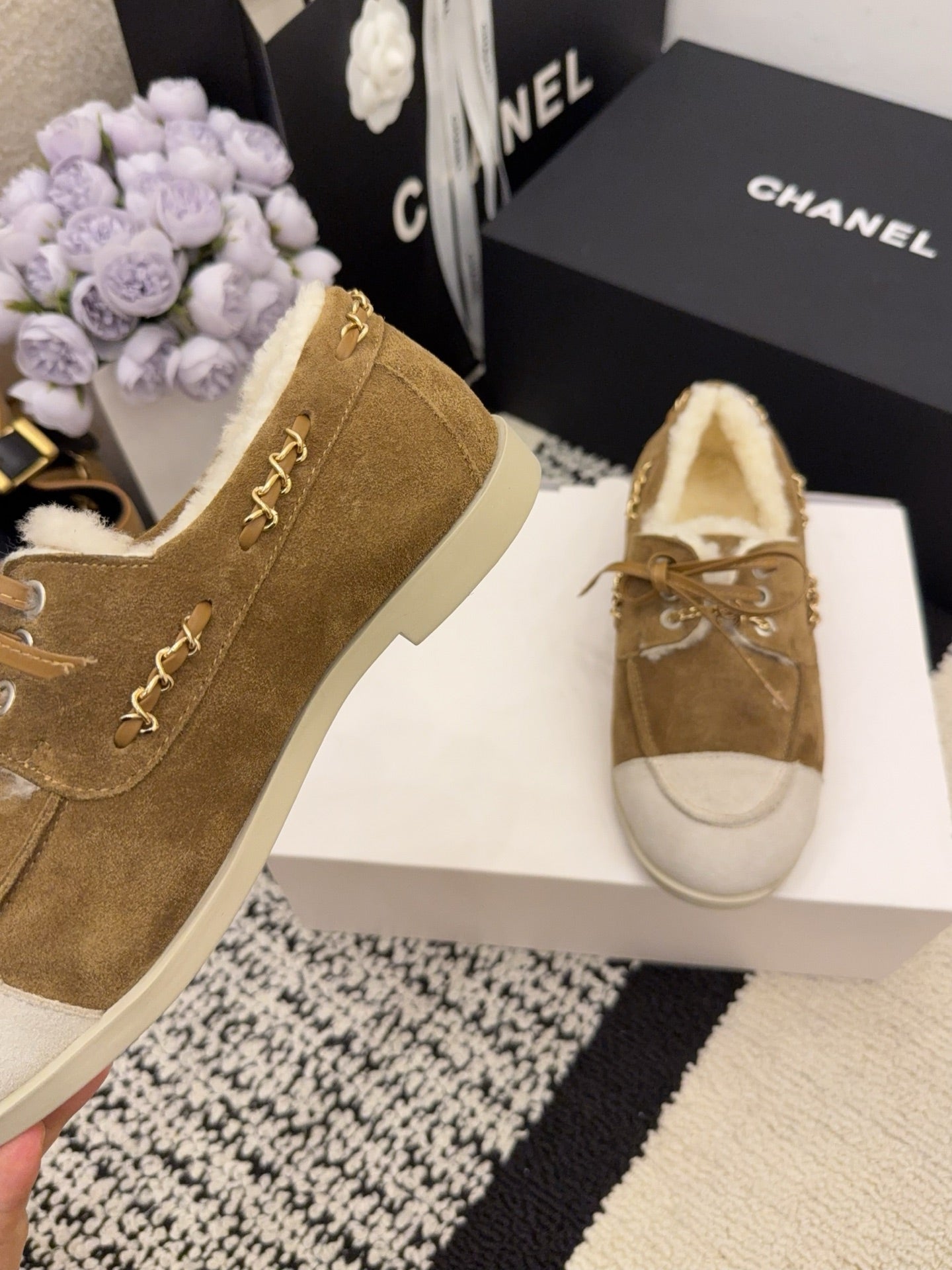 CC 26 Shearling Loafer Tan White Suede Wool 588712