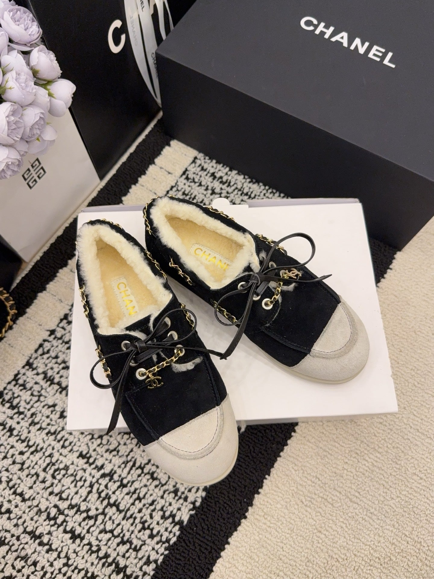 CC 26 Shearling Loafer Black White Suede Wool 588713