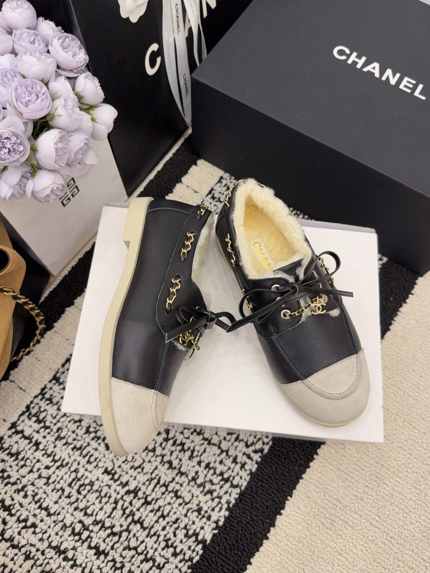 CC 26 Shearling Loafer Black White Leather Wool 588714