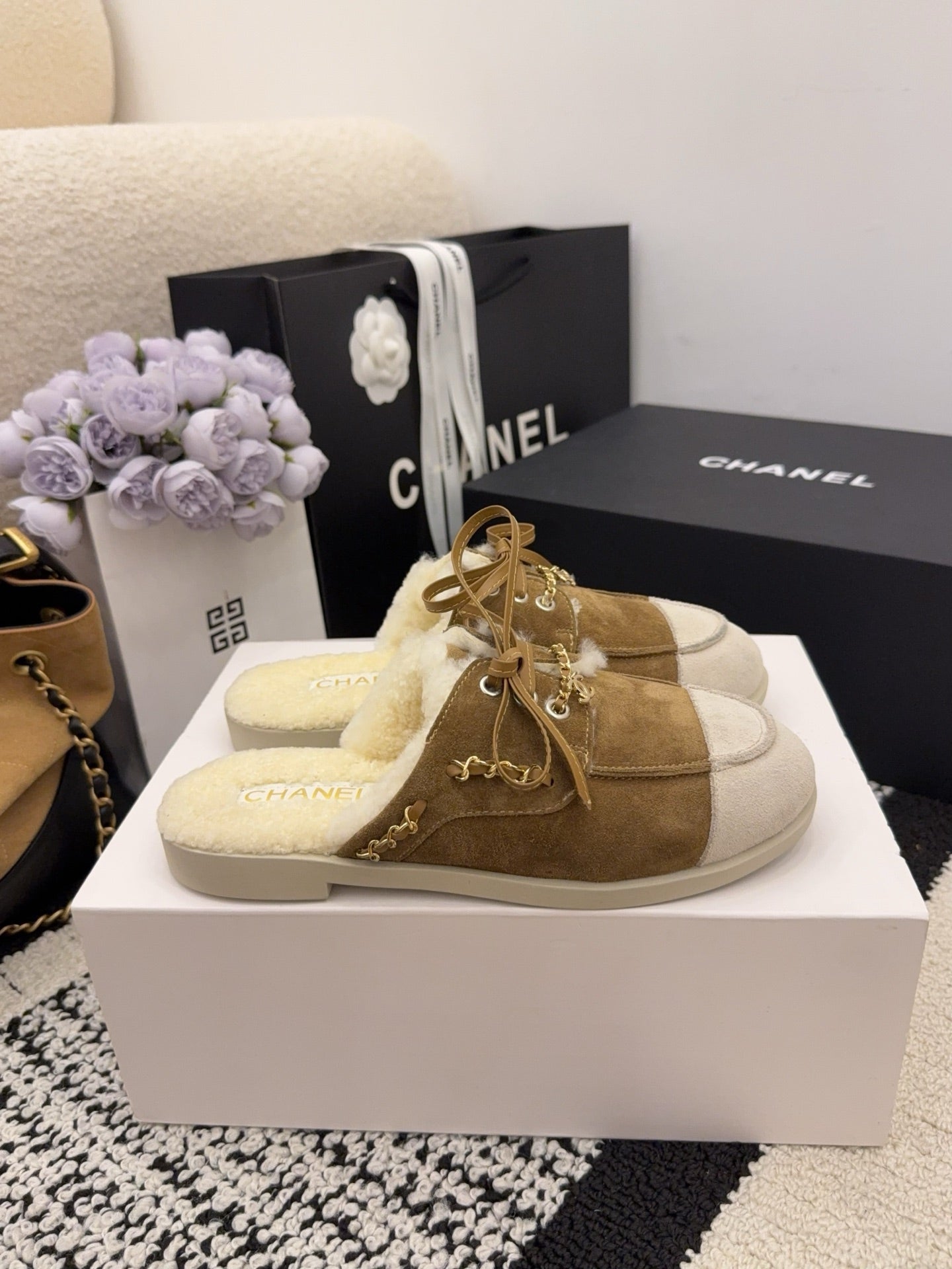 CC 26 Shearling Slip-on Loafer Tan White Suede Wool 588717