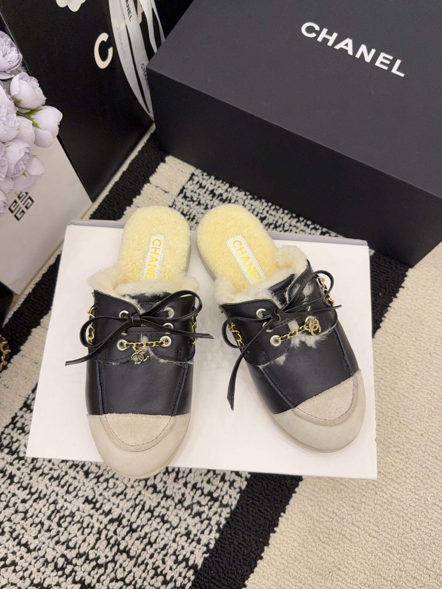 CC 26 Shearling Slip-on Loafer Black White Leather Wool 588719