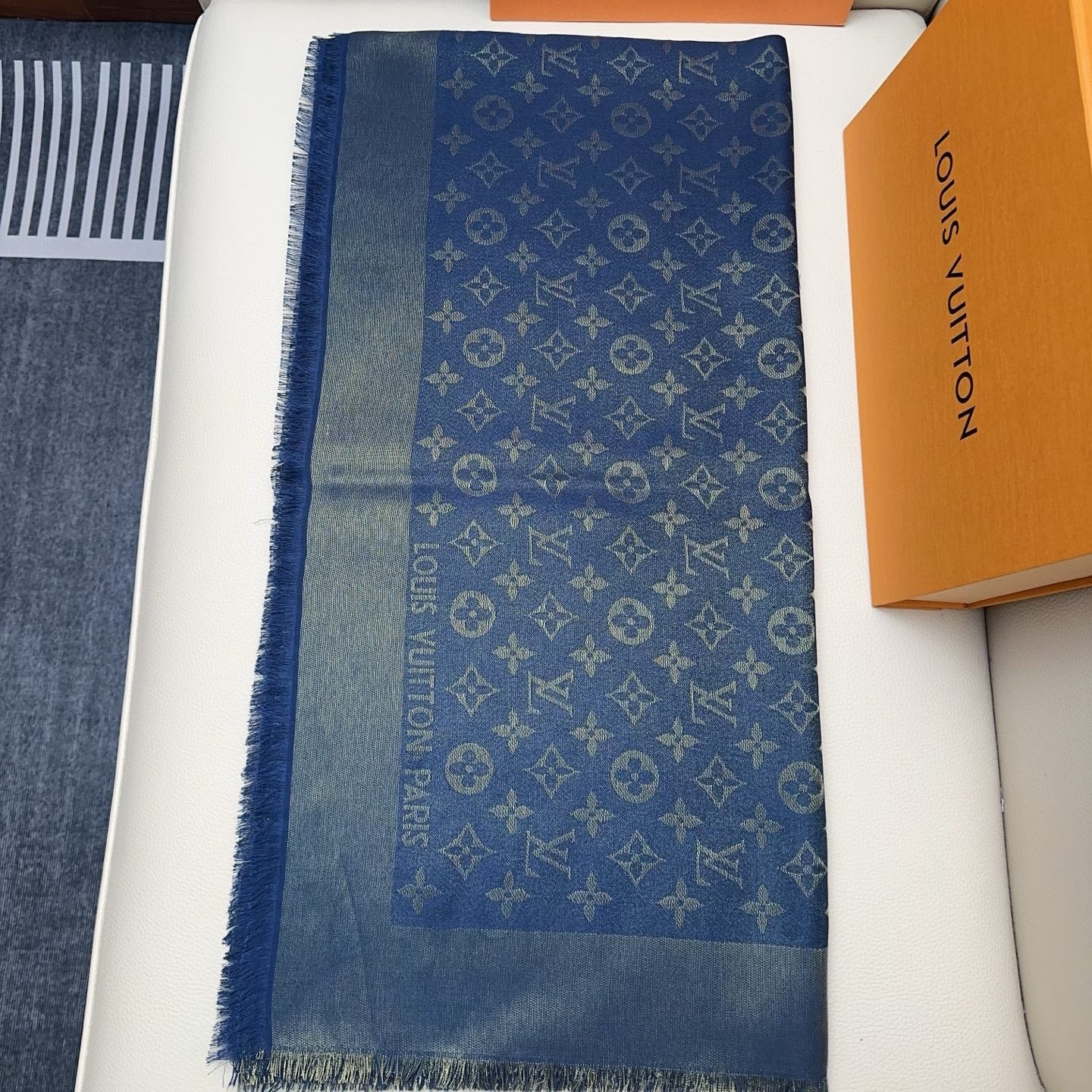 LV 25 Scarf 140CM Blue Silk 293289