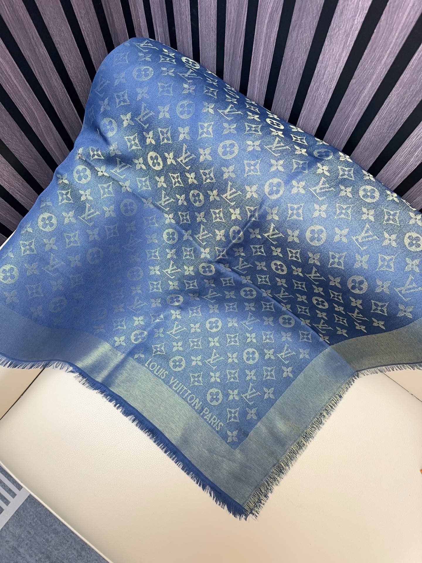 LV 25 Scarf 140CM Blue Silk 293289