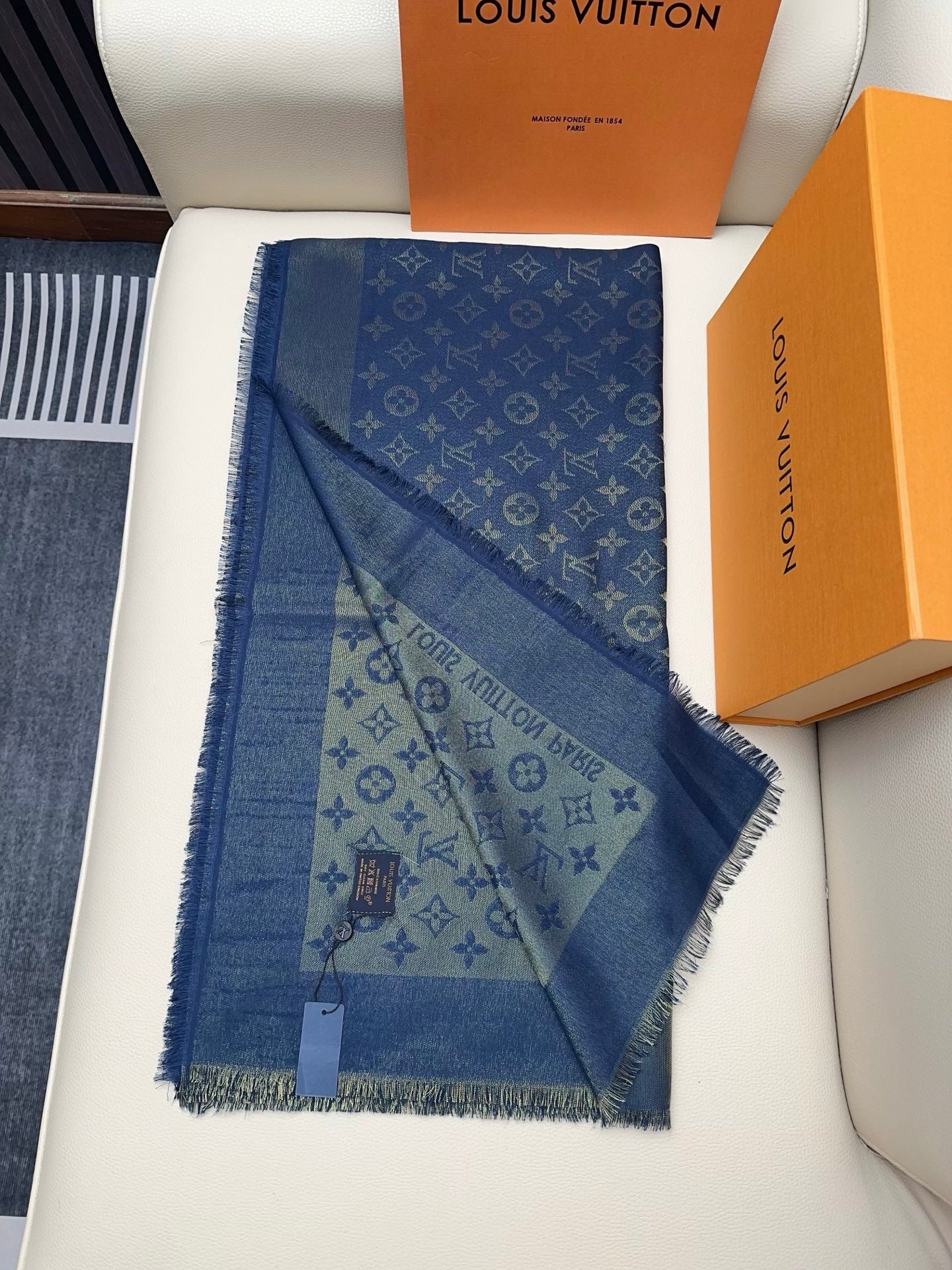 LV 25 Scarf 140CM Blue Silk 293289
