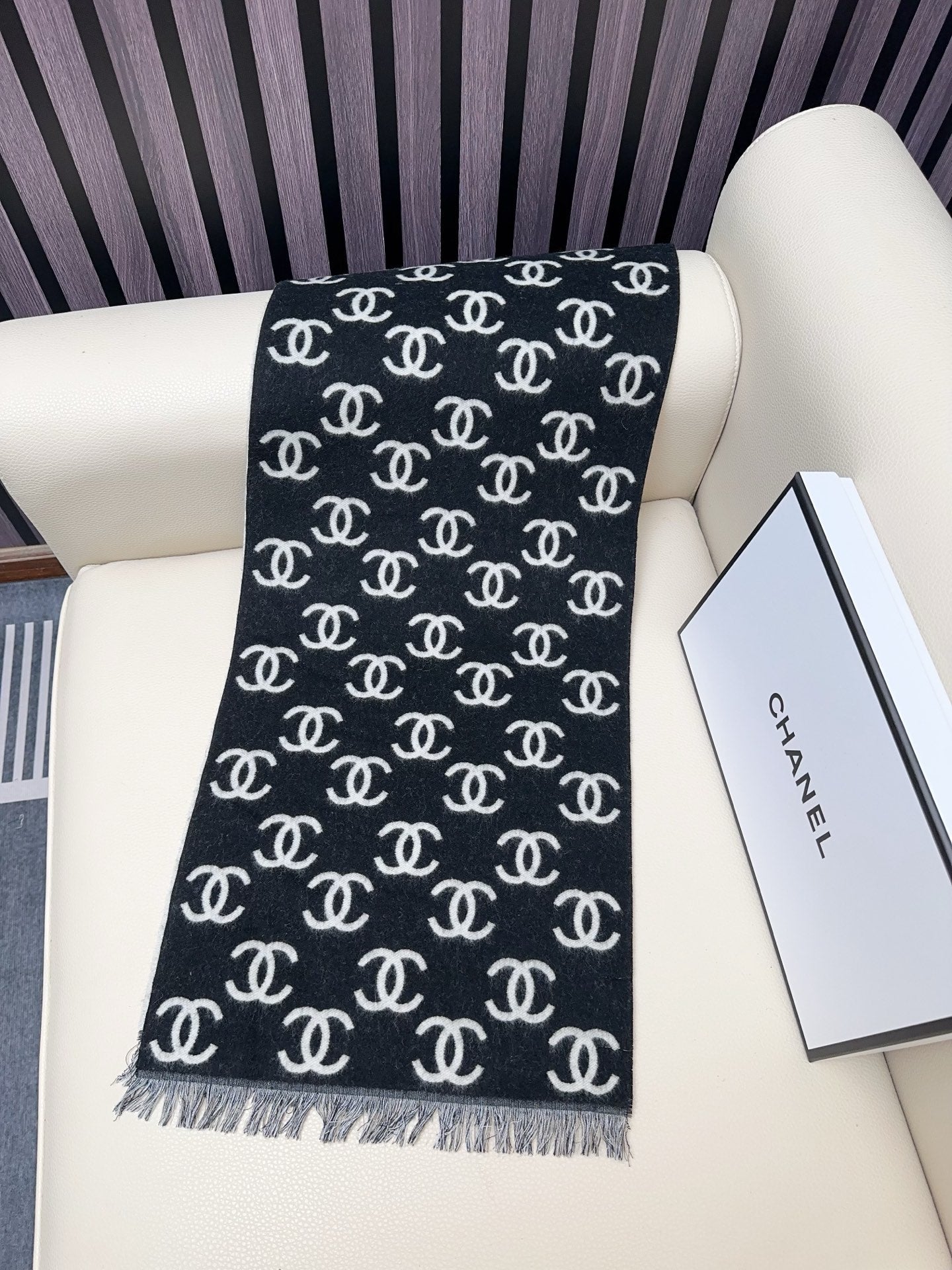 CC 25 Classic Scarf 180cm Black Wool 293305