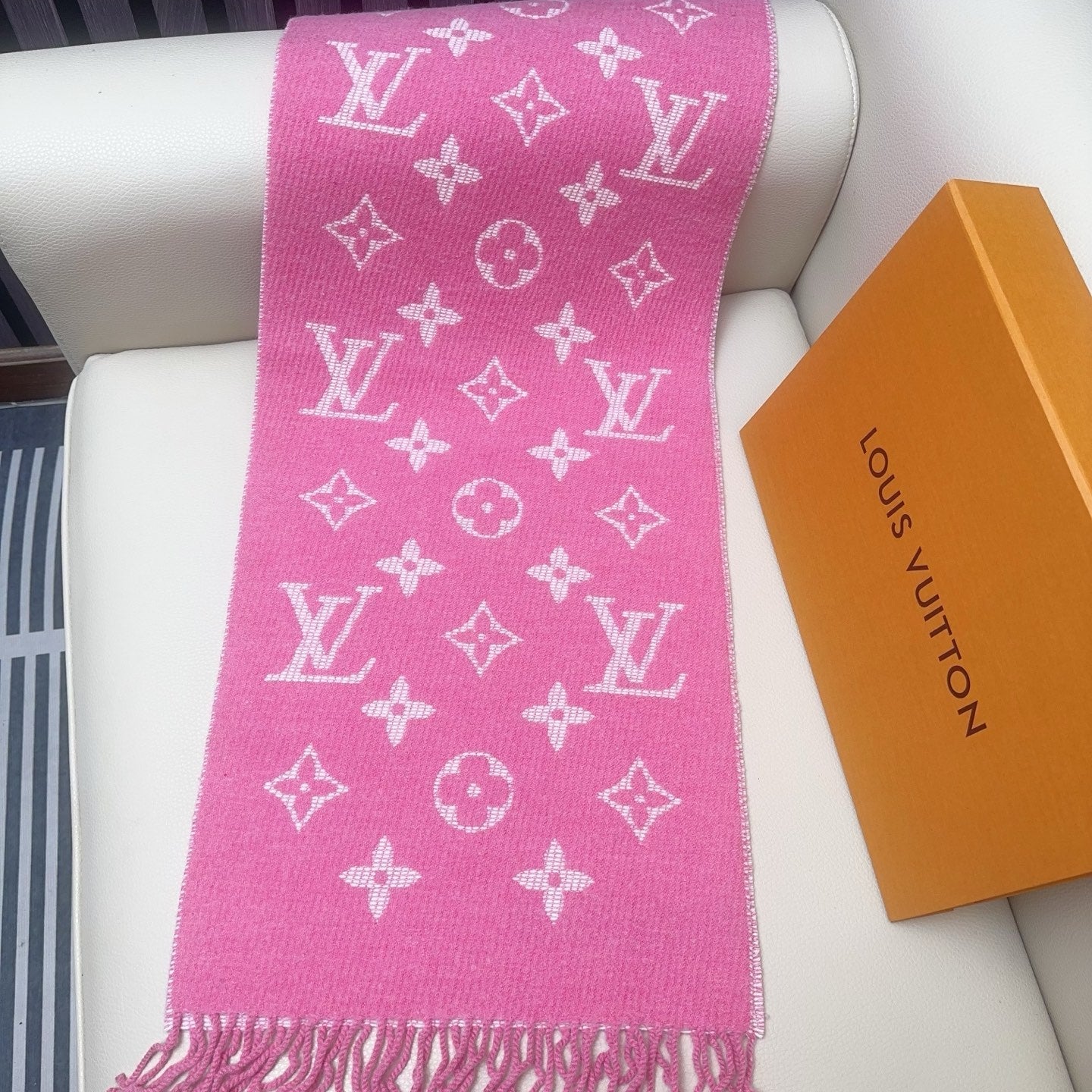 LV 25 Scarf 186CM Pink Wool 293311