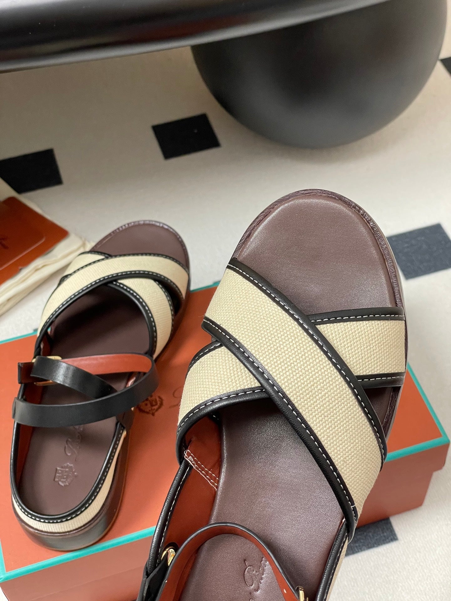 LP  Sandal Beige Brown Cowhide 312168