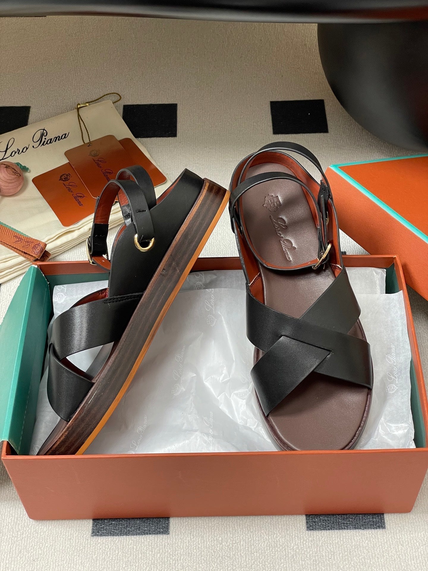 LP  Sandal Black Brown Cowhide 312170