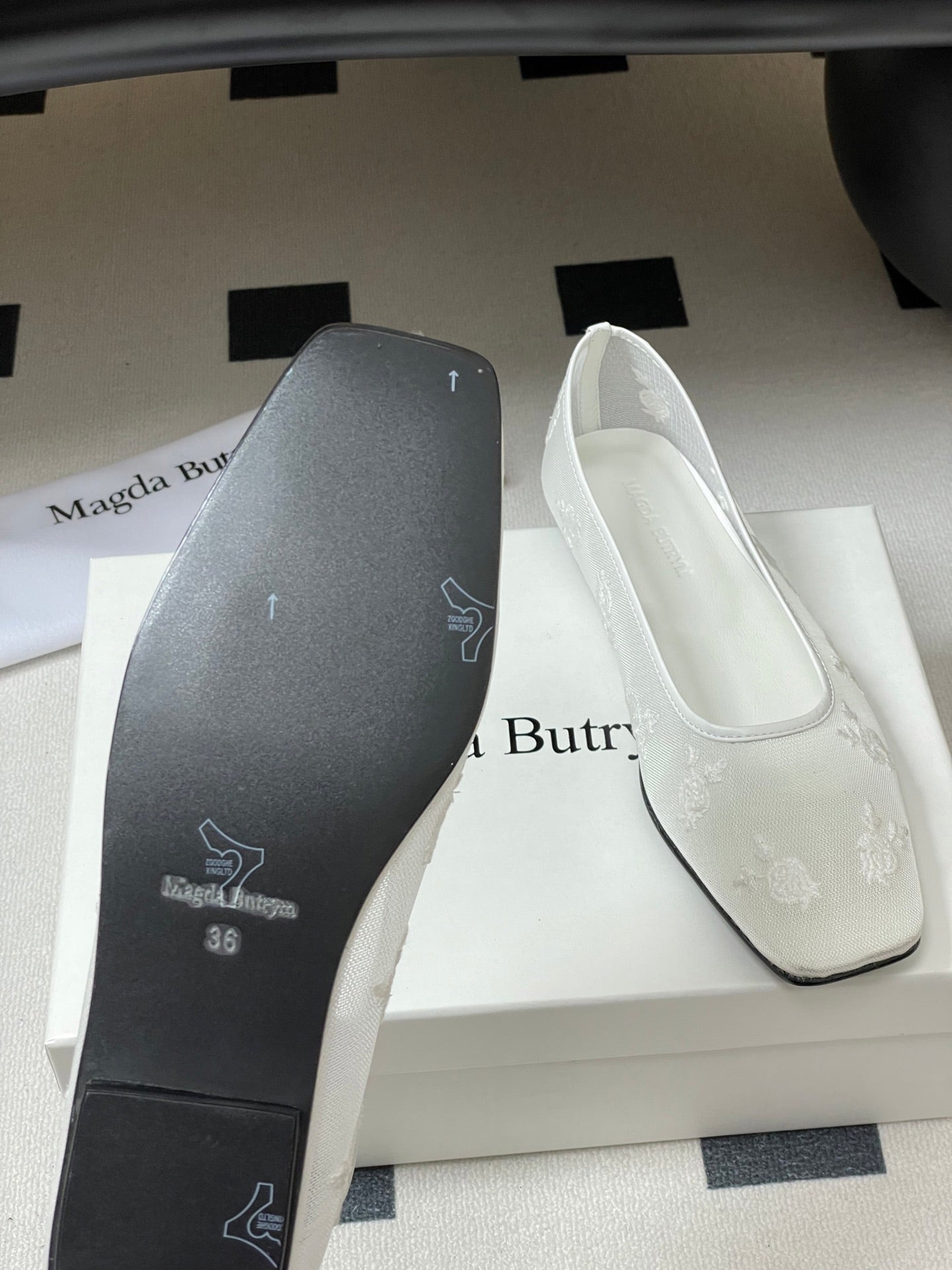 Manolo 25 Ballet Flats White Mesh Fabric 319741