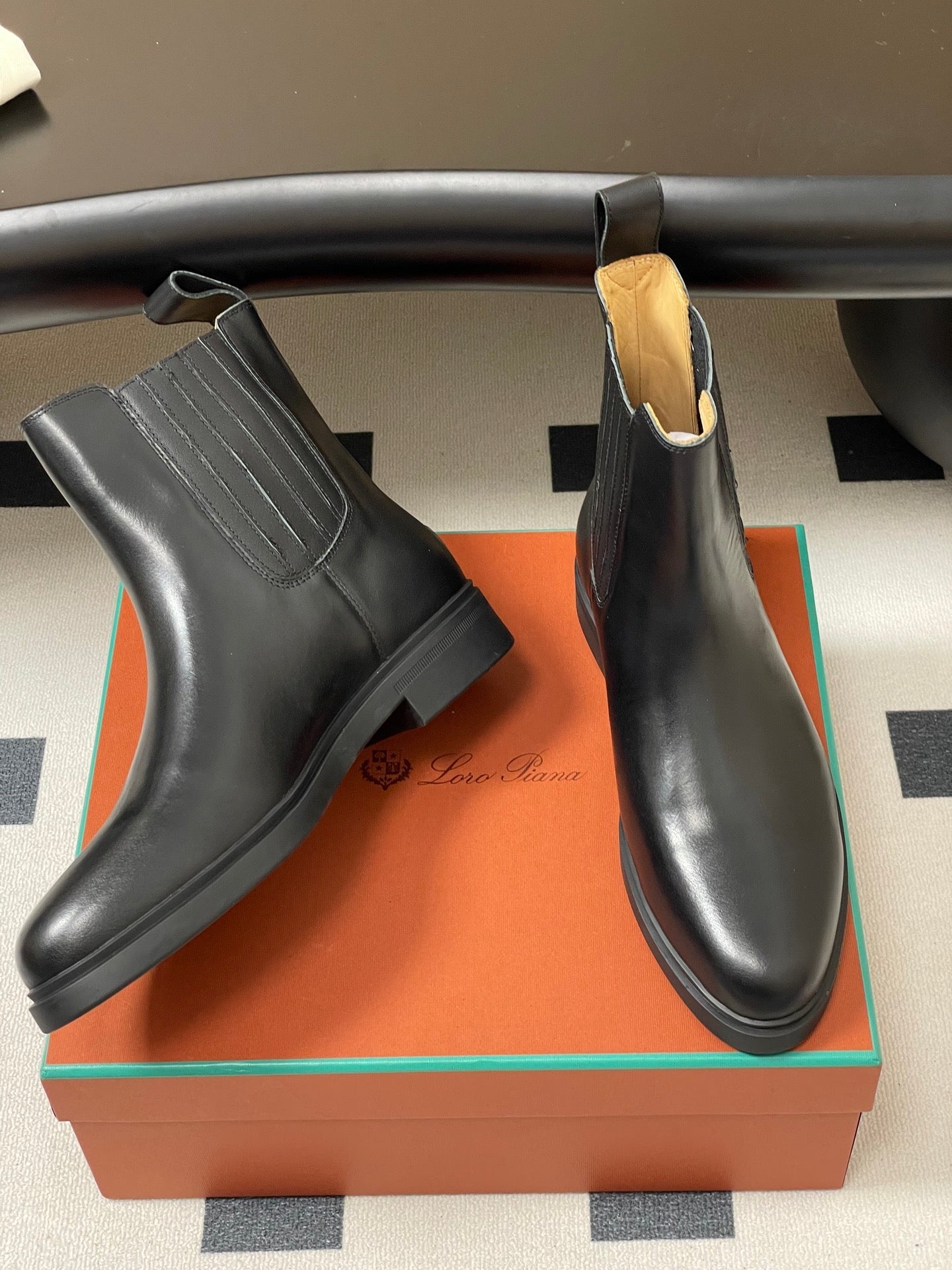 LP 25 Short Boot Black Cowhide 534657