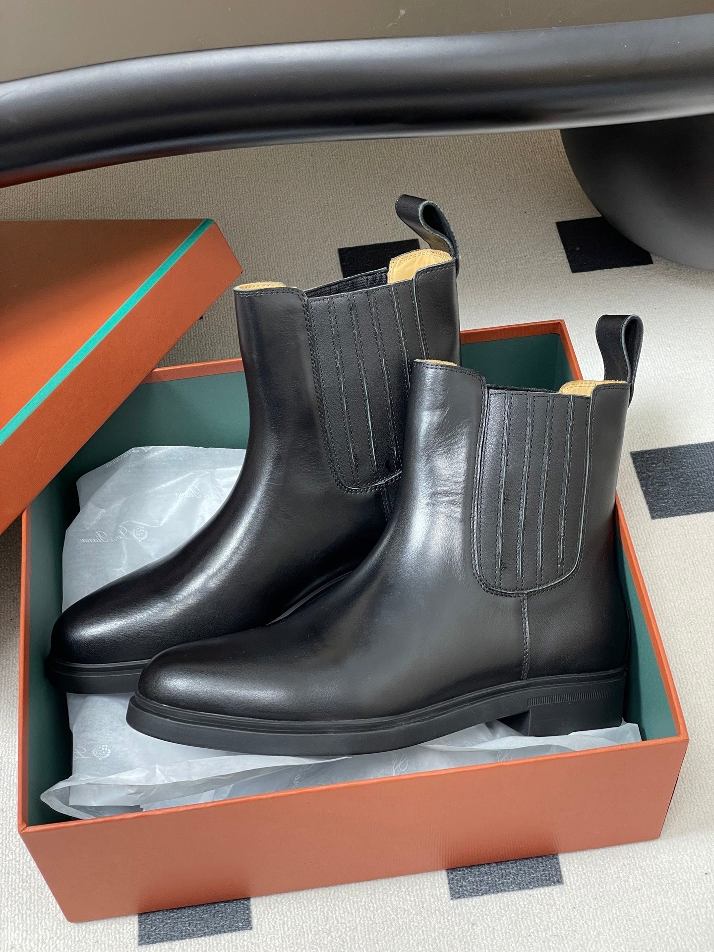 LP 25 Short Boot Black Cowhide 534657