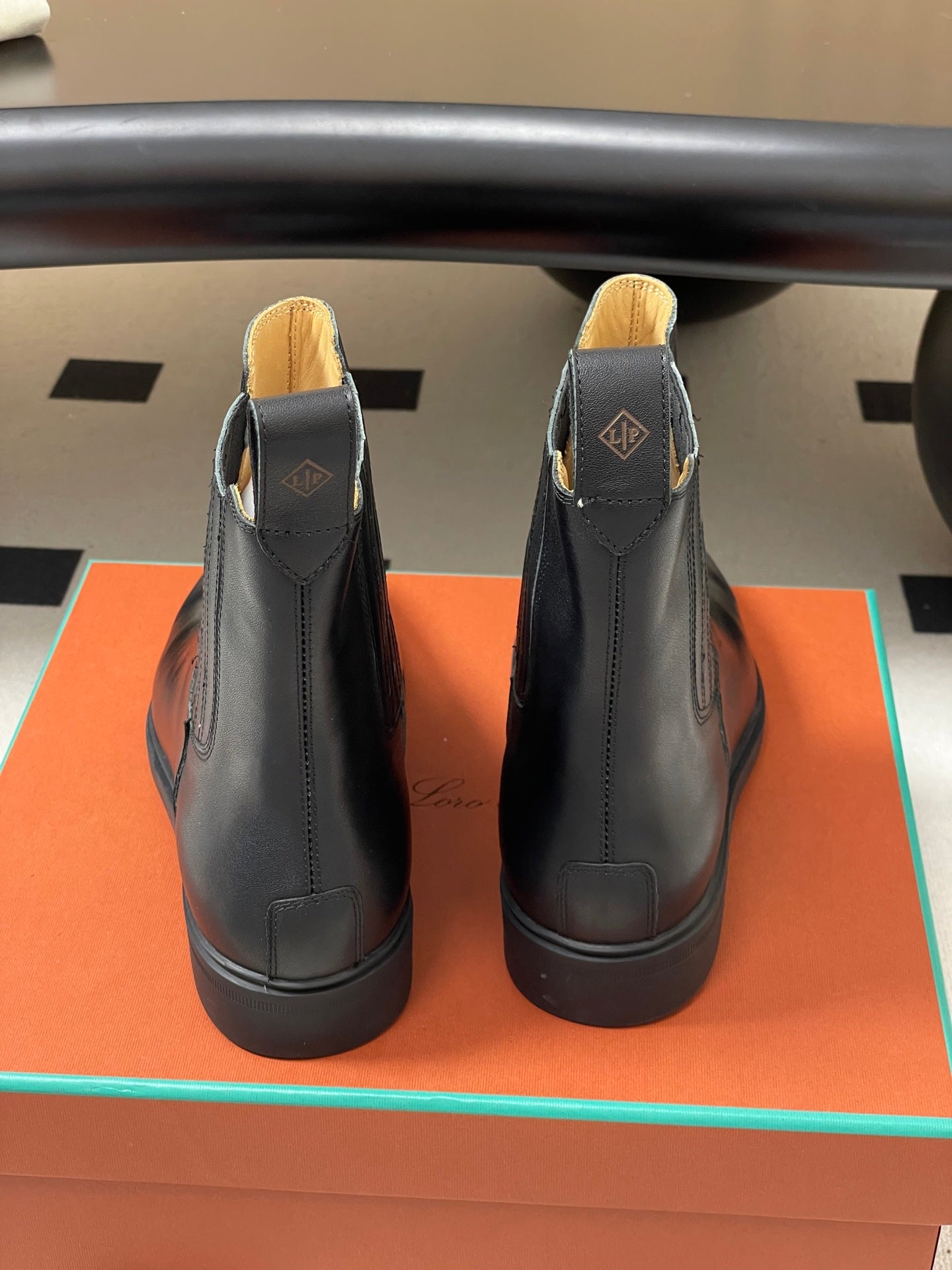 LP 25 Short Boot Black Cowhide 534657