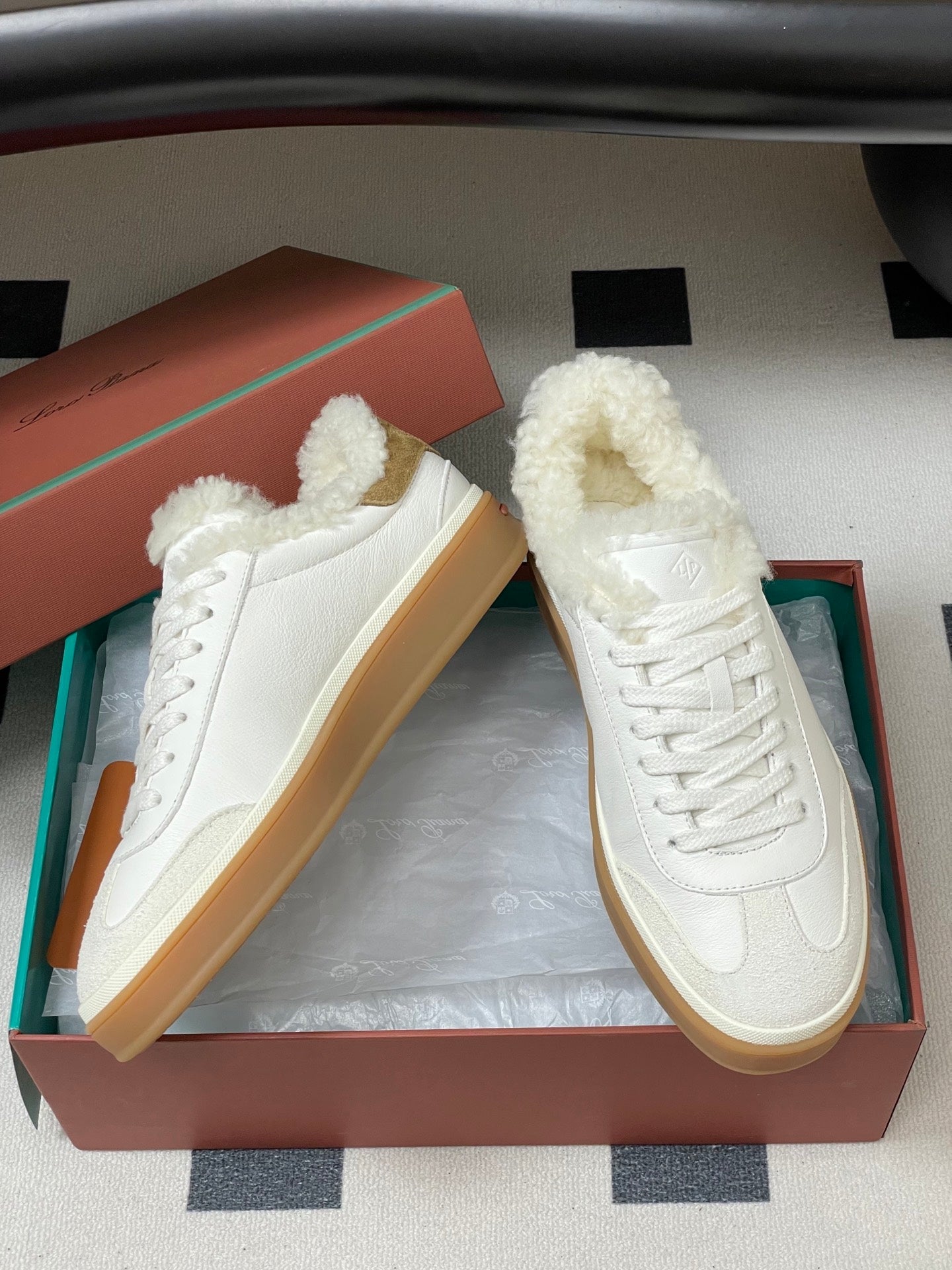 LP 25 Fur Sneaker White Suede Cowhide 534667