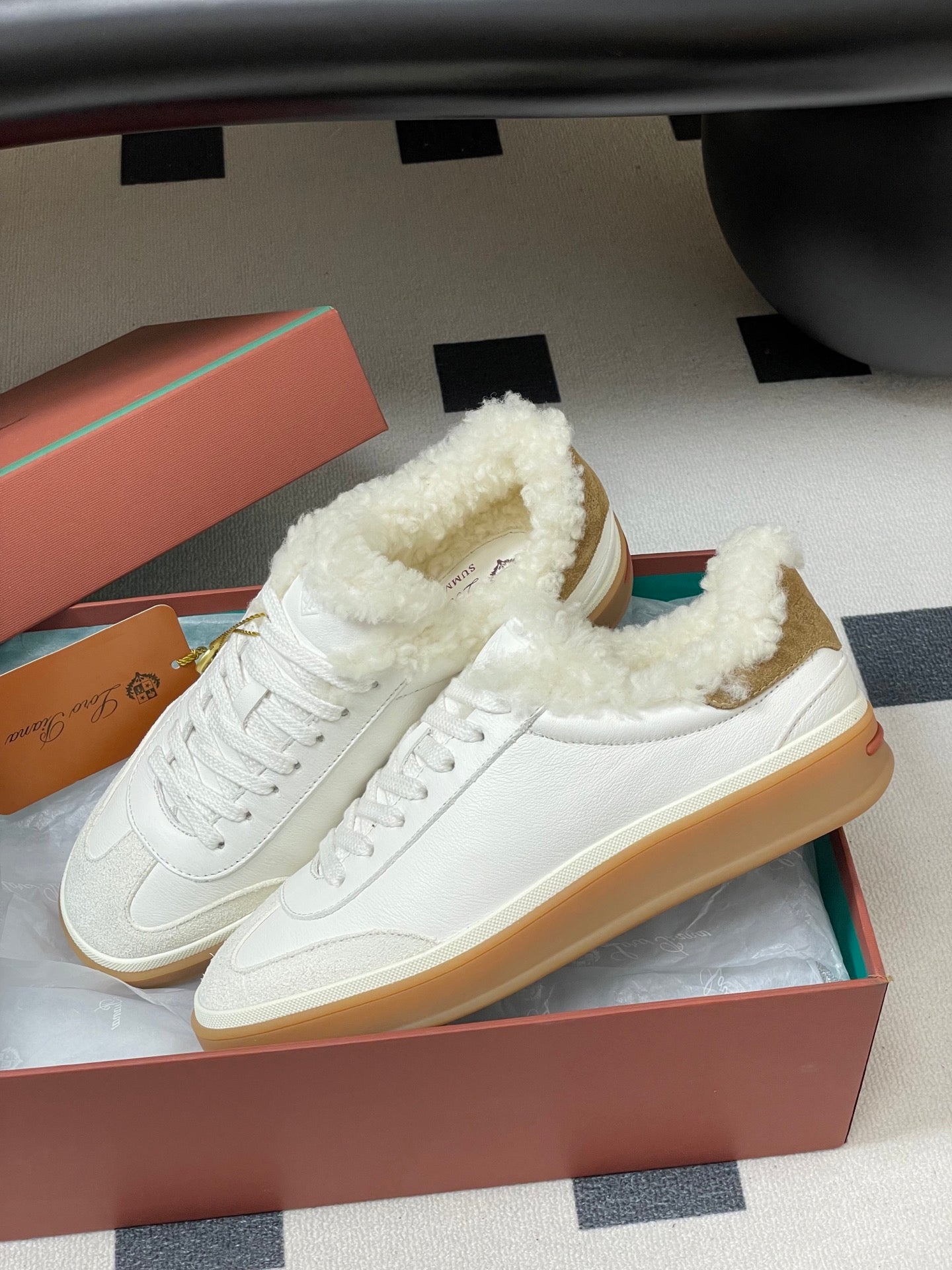 LP 25 Fur Sneaker White Suede Cowhide 534667