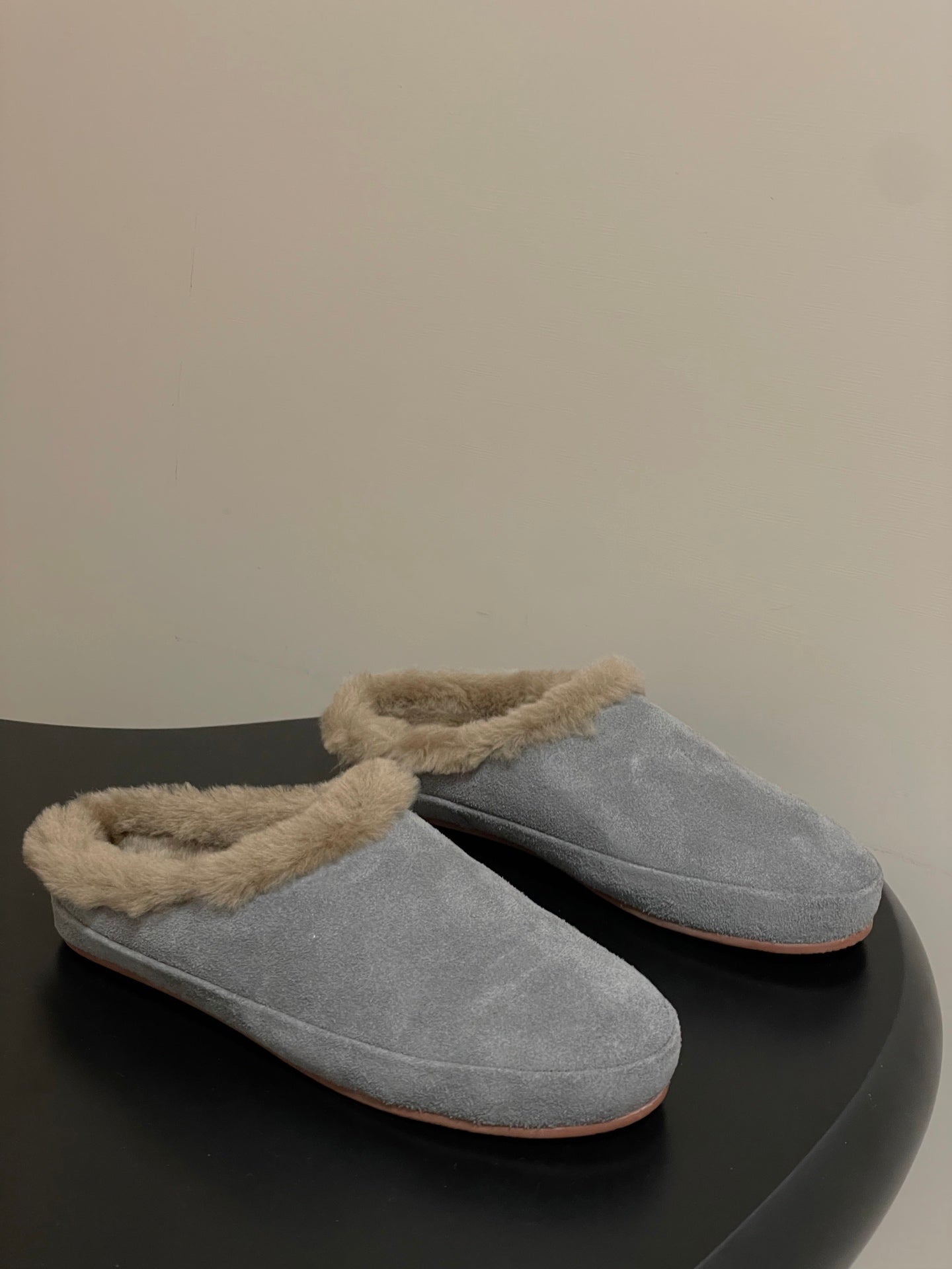 LP 25 Closed-Toe Half-Slippers Gray Beige Suede Fur 534683