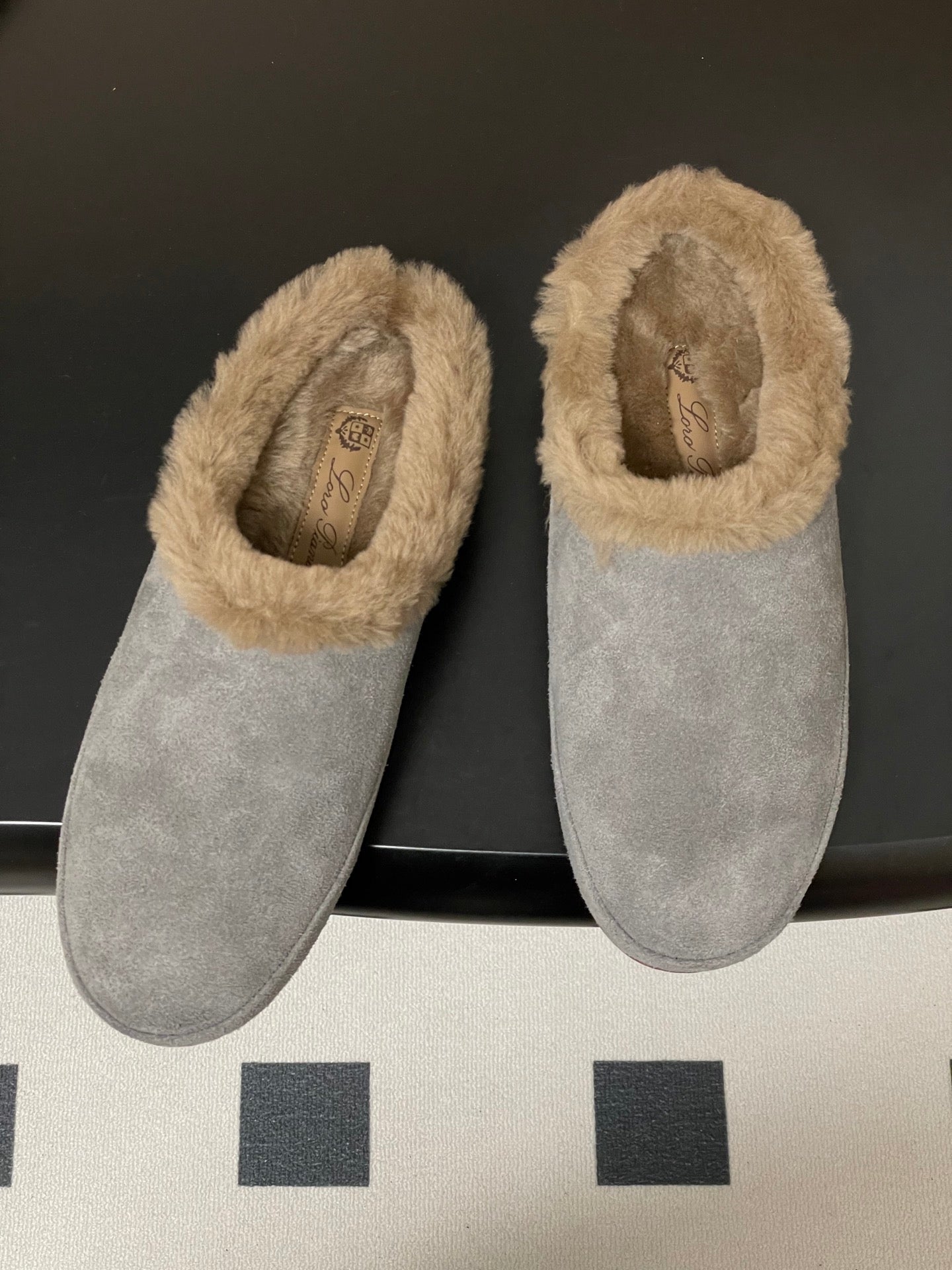 LP 25 Closed-Toe Half-Slippers Gray Beige Suede Fur 534683