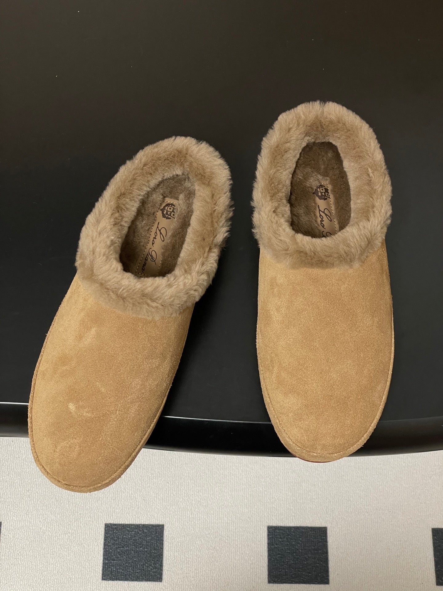 LP 25 Closed-Toe Half-Slippers Beige Suede Fur 534684