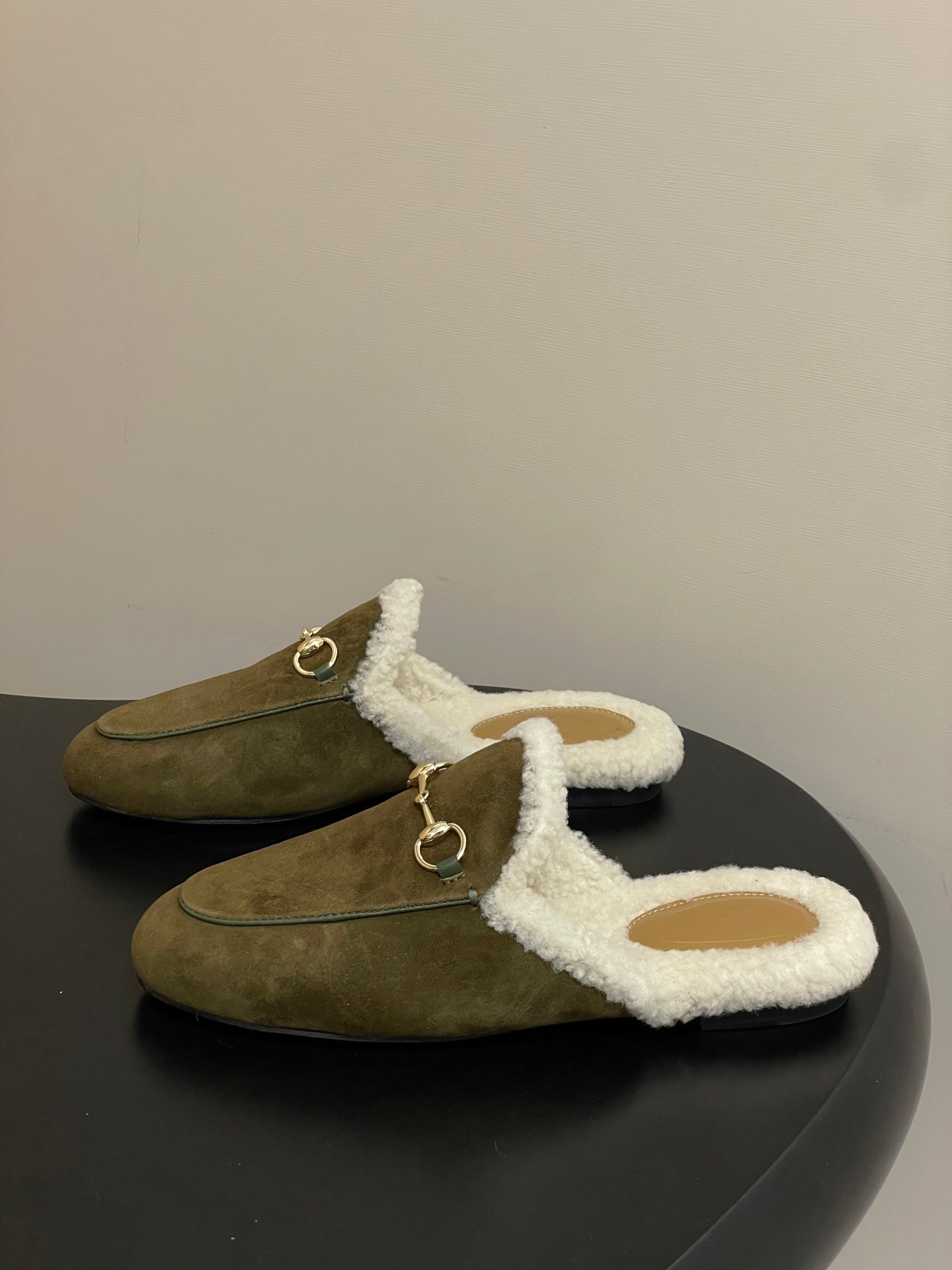 GG horsebit flat mules olive green suede and wool 534707