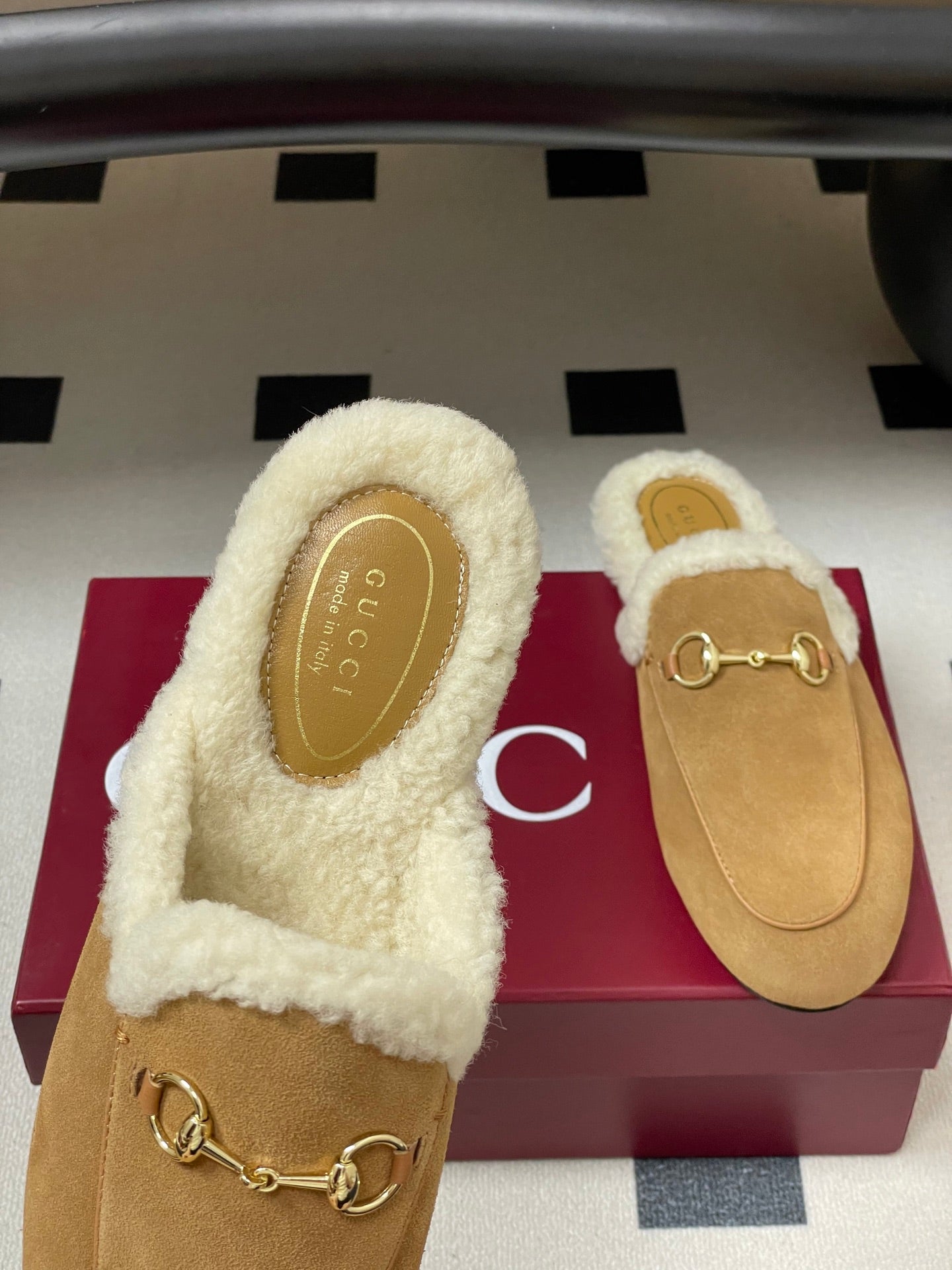 GG horsebit flat mules nude suede and wool 534708