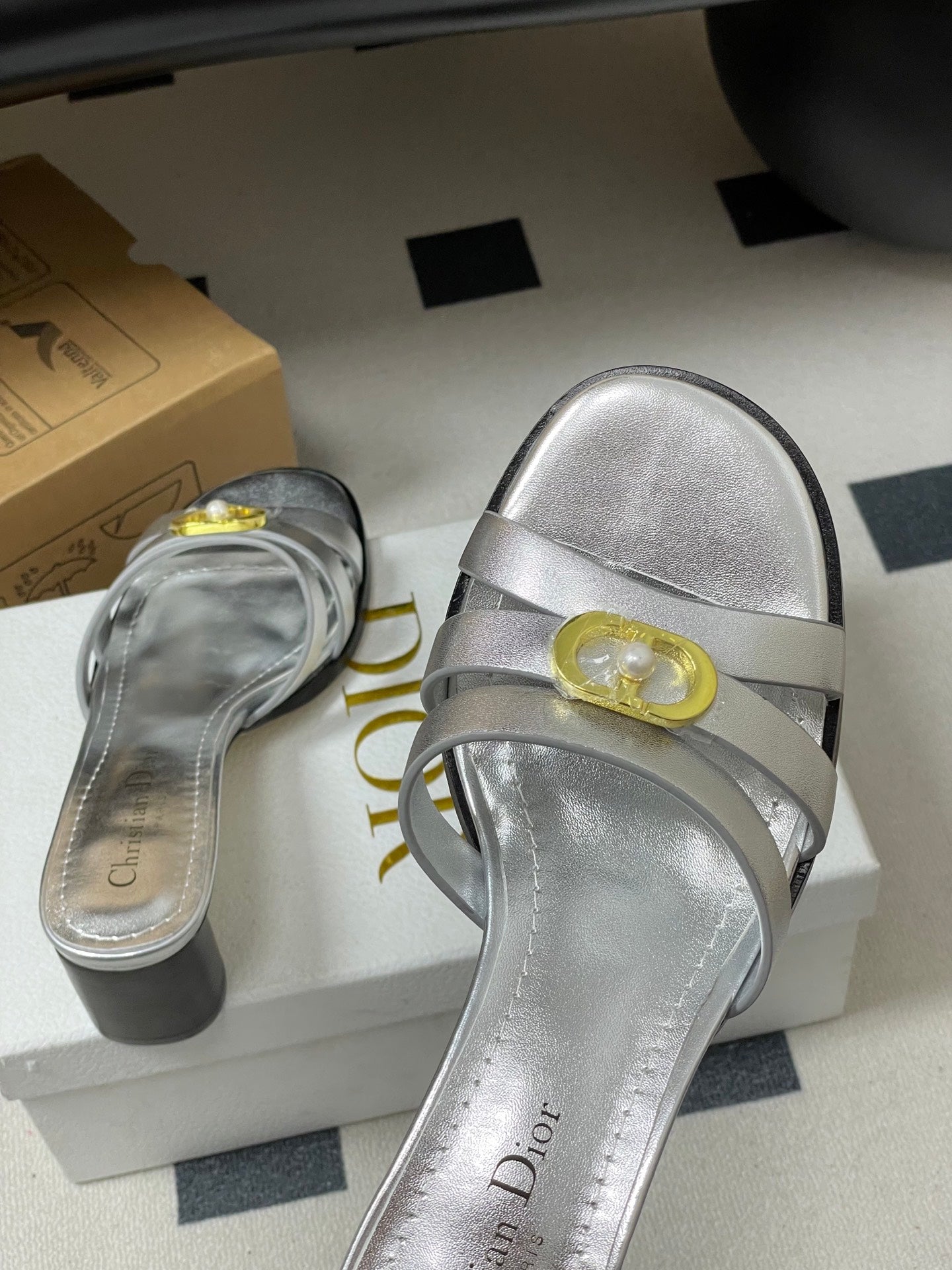 CD 26 Chunky Heel Sandals 50 Metallic Silver Leather 593520