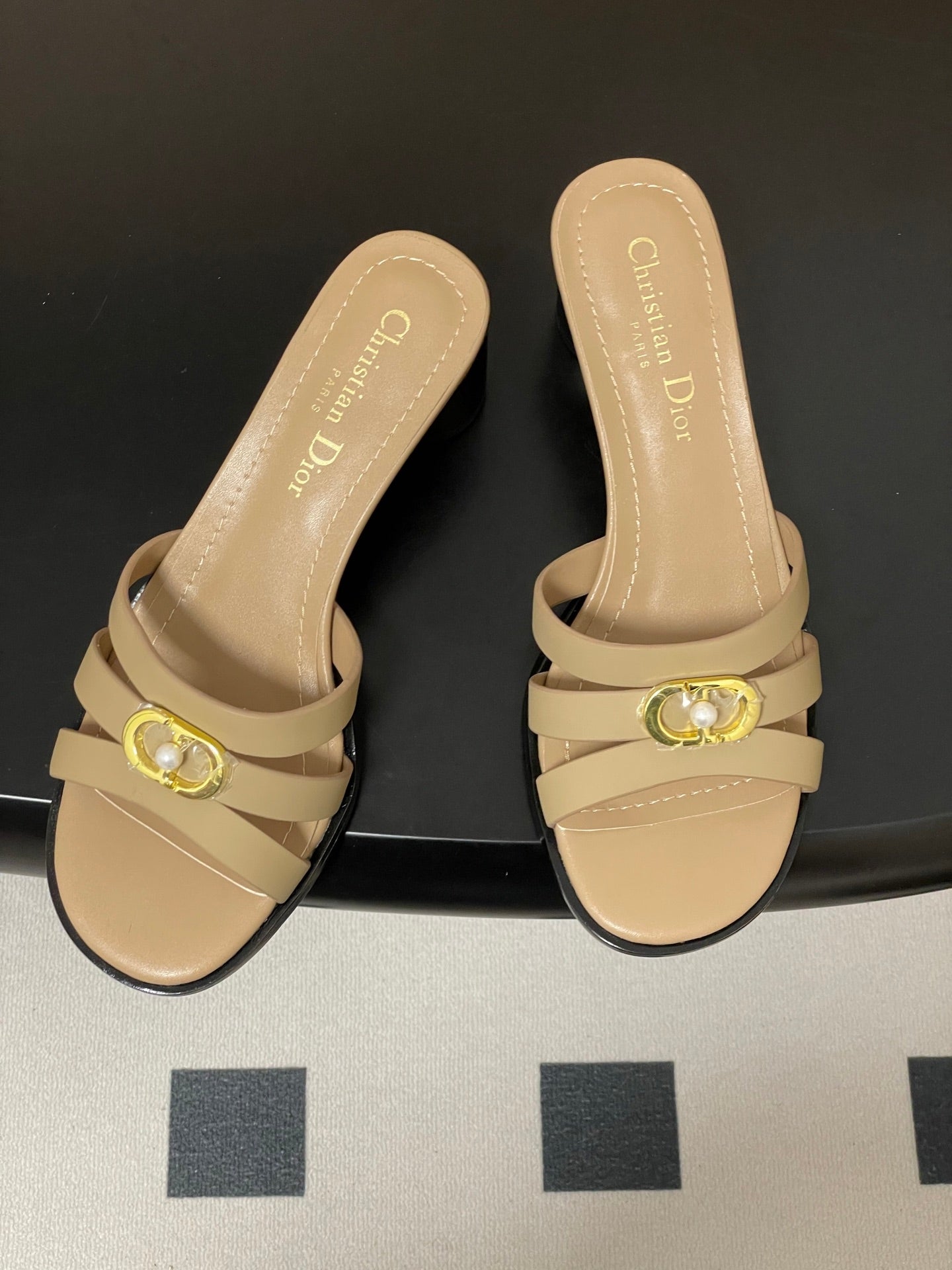 CD 26 Chunky Heel Sandals 50 Beige Leather 593531