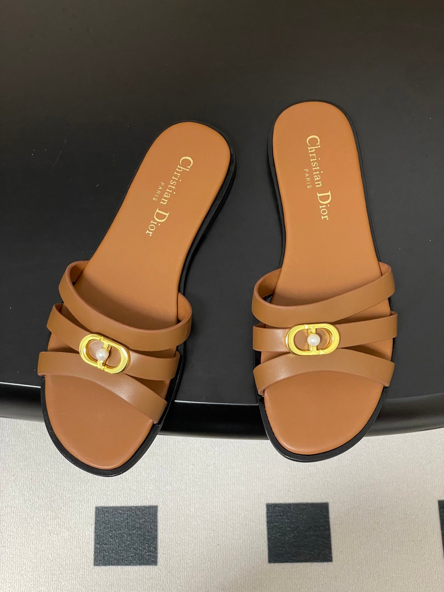 CD 26 Chunky Heel Sandals Tan Leather 593530